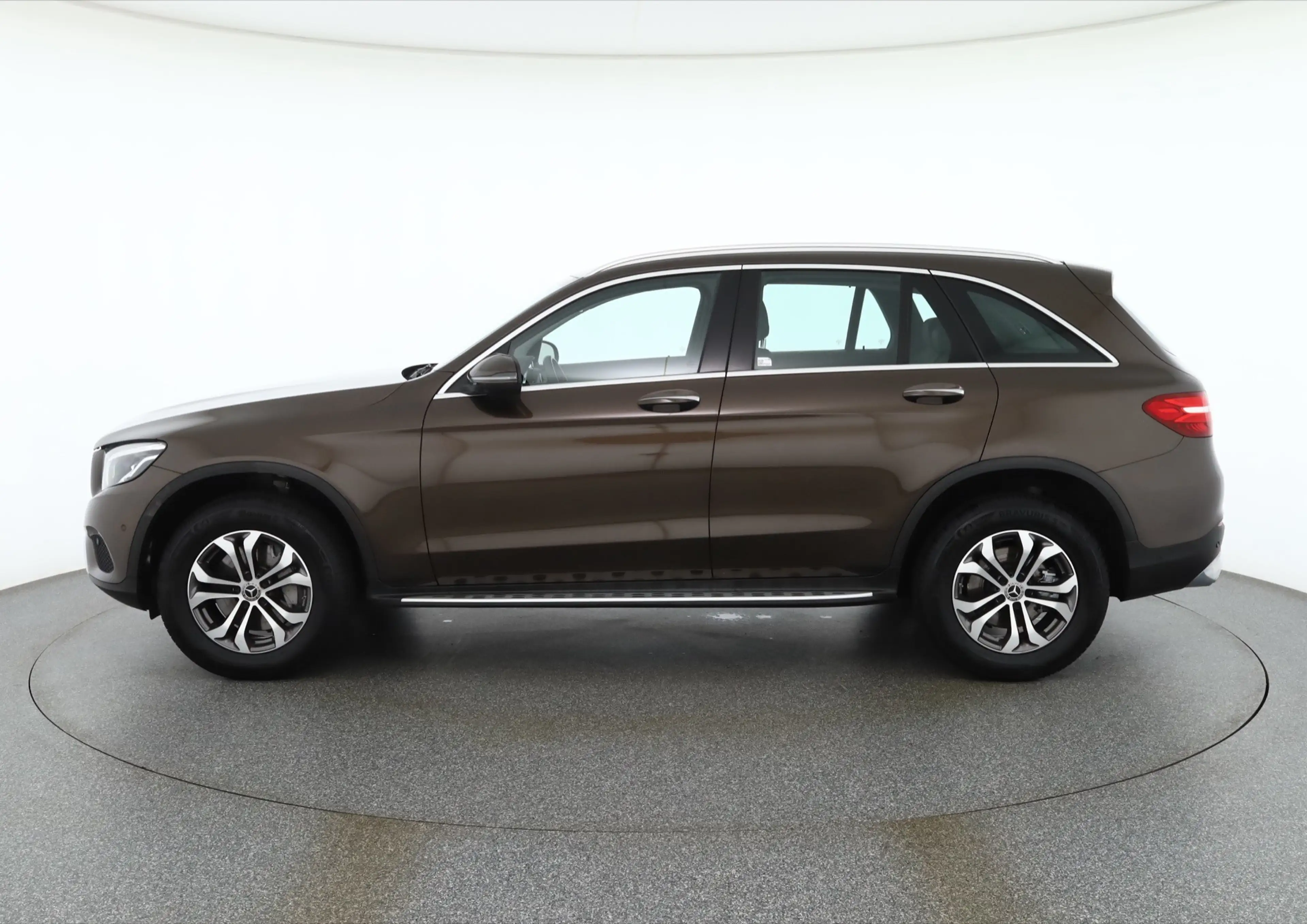 Mercedes-Benz GLC 250 GLC 250d 4Matic LED Navi 360° ACC Standheizung — photo 2