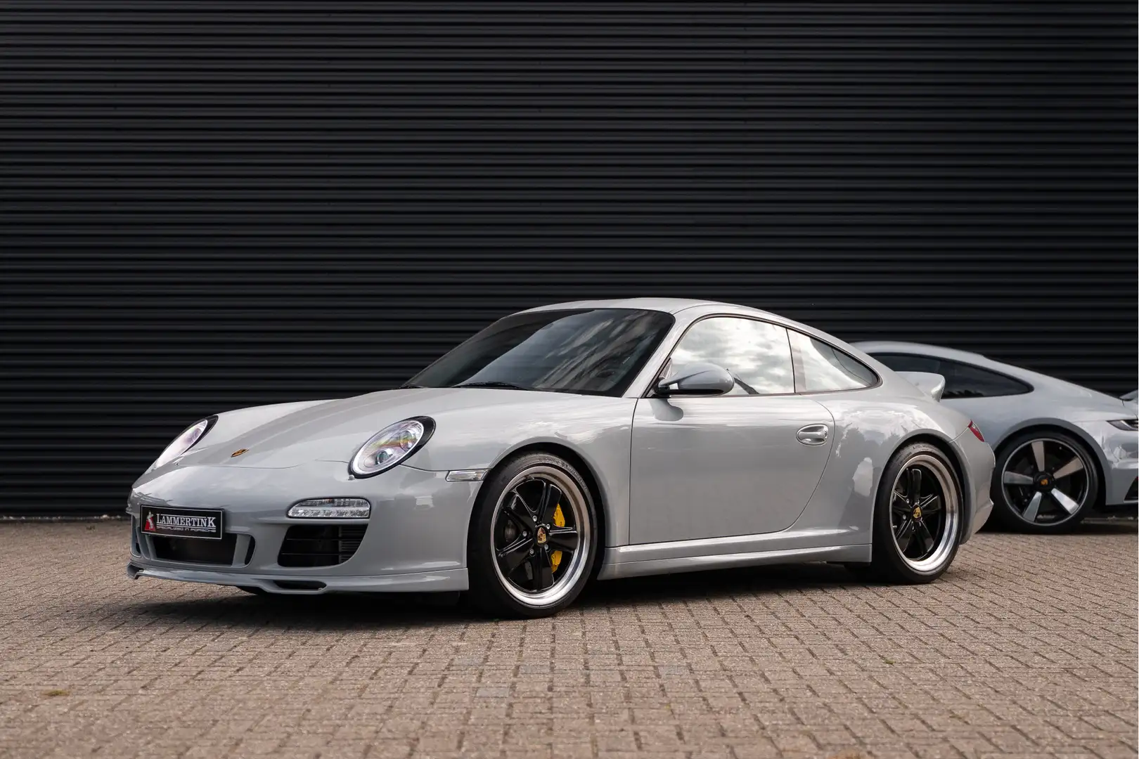 Porsche 997 Sport Classic Concours state l Combi deal with 992 Grigio - 1