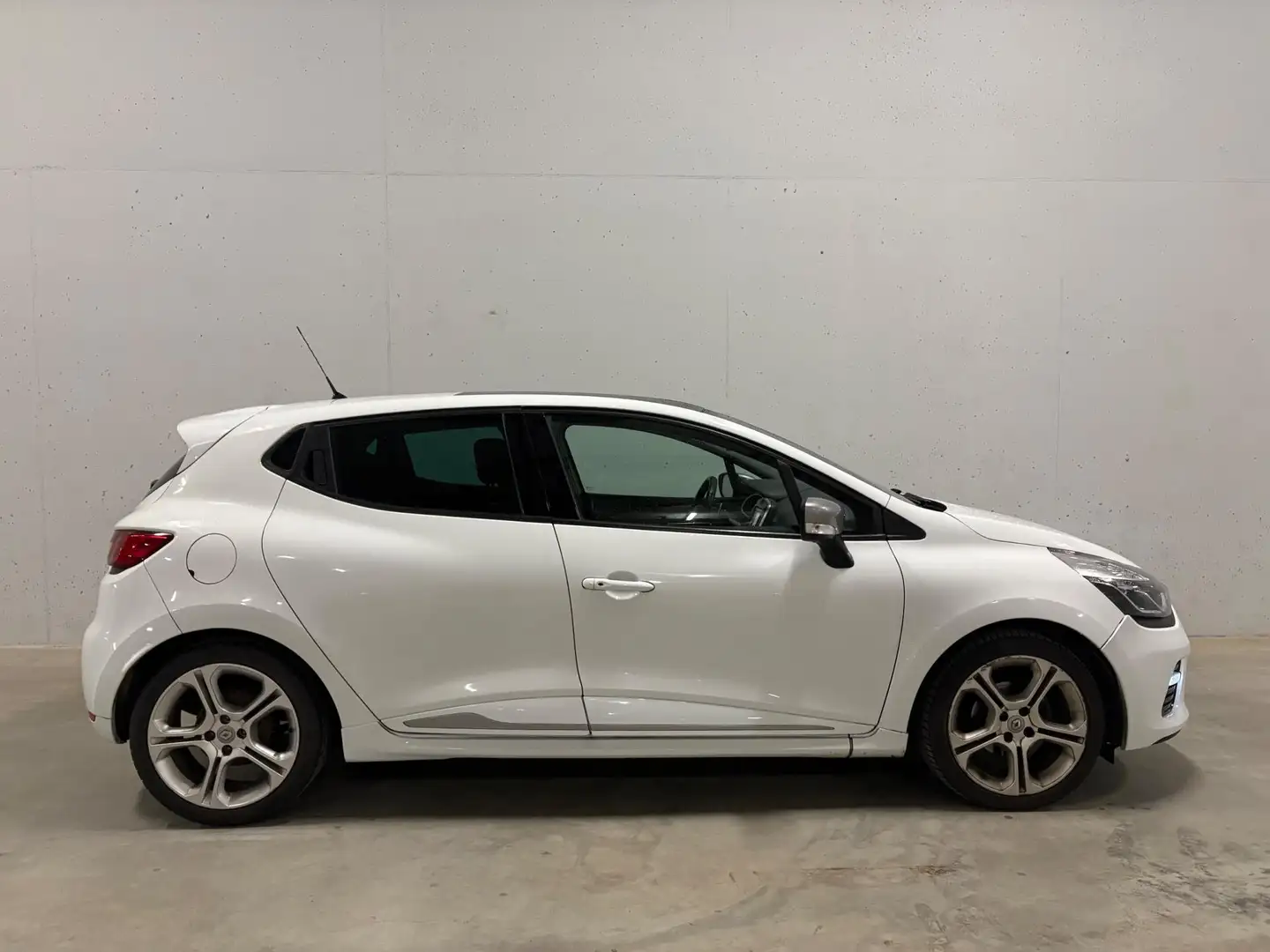 Renault Clio 1.2 GT RS Automaat Navi Camera Pano Wit - 2