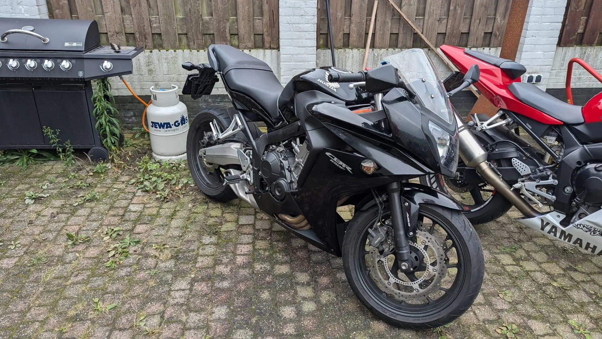 Honda CBR 650 F, met handvat verwarming. Černá - 1