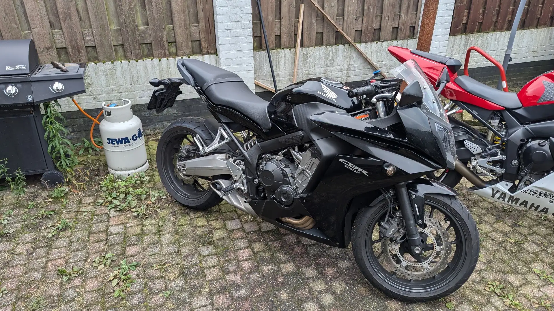 Honda CBR 650 F, met handvat verwarming. Černá - 2