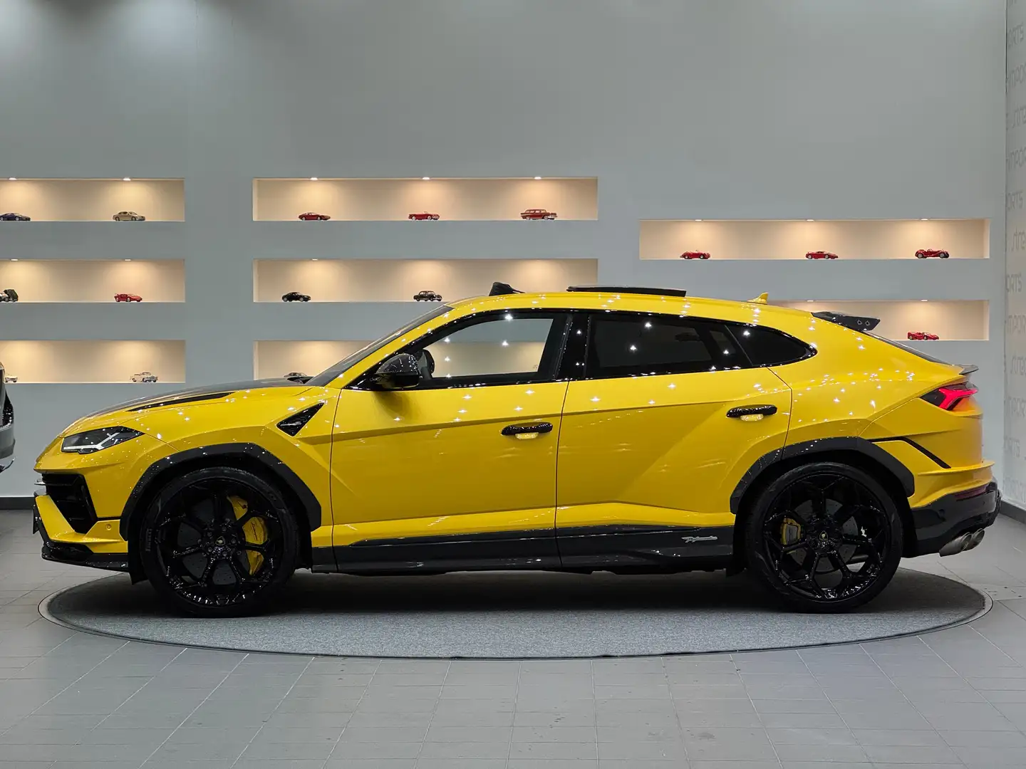 Lamborghini Urus Permormante *Voll-Carbon*Akrapovic*Keramik*B&O* Gelb - 2