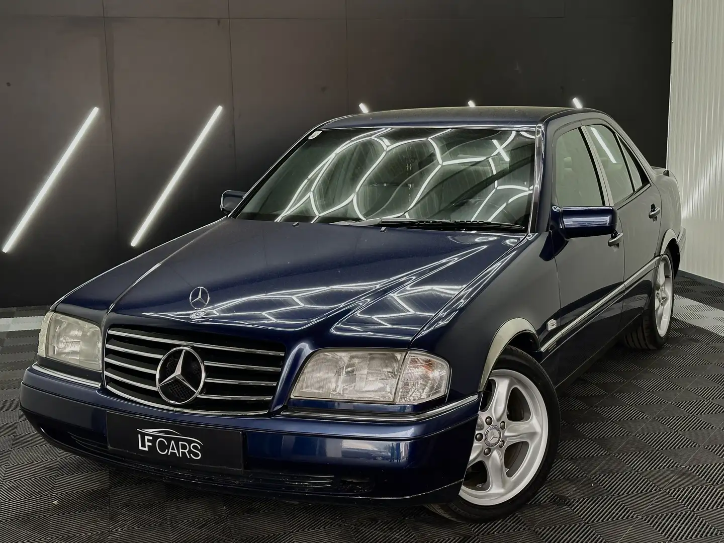 Mercedes-Benz C 250 Blau - 1