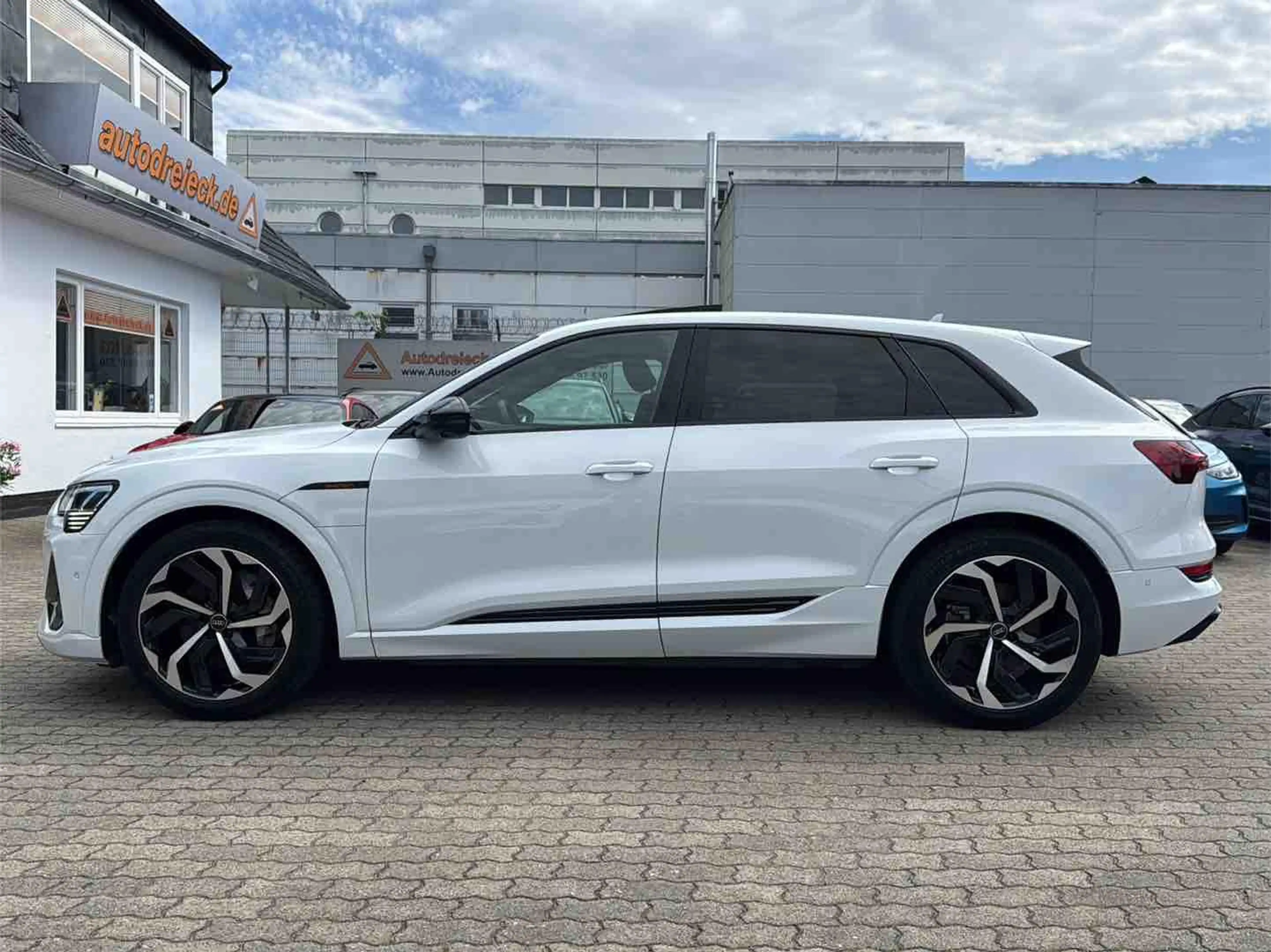 Audi e-tron 55 2x S line AHK BLACK HuD PANO 360° 21Z — photo 12