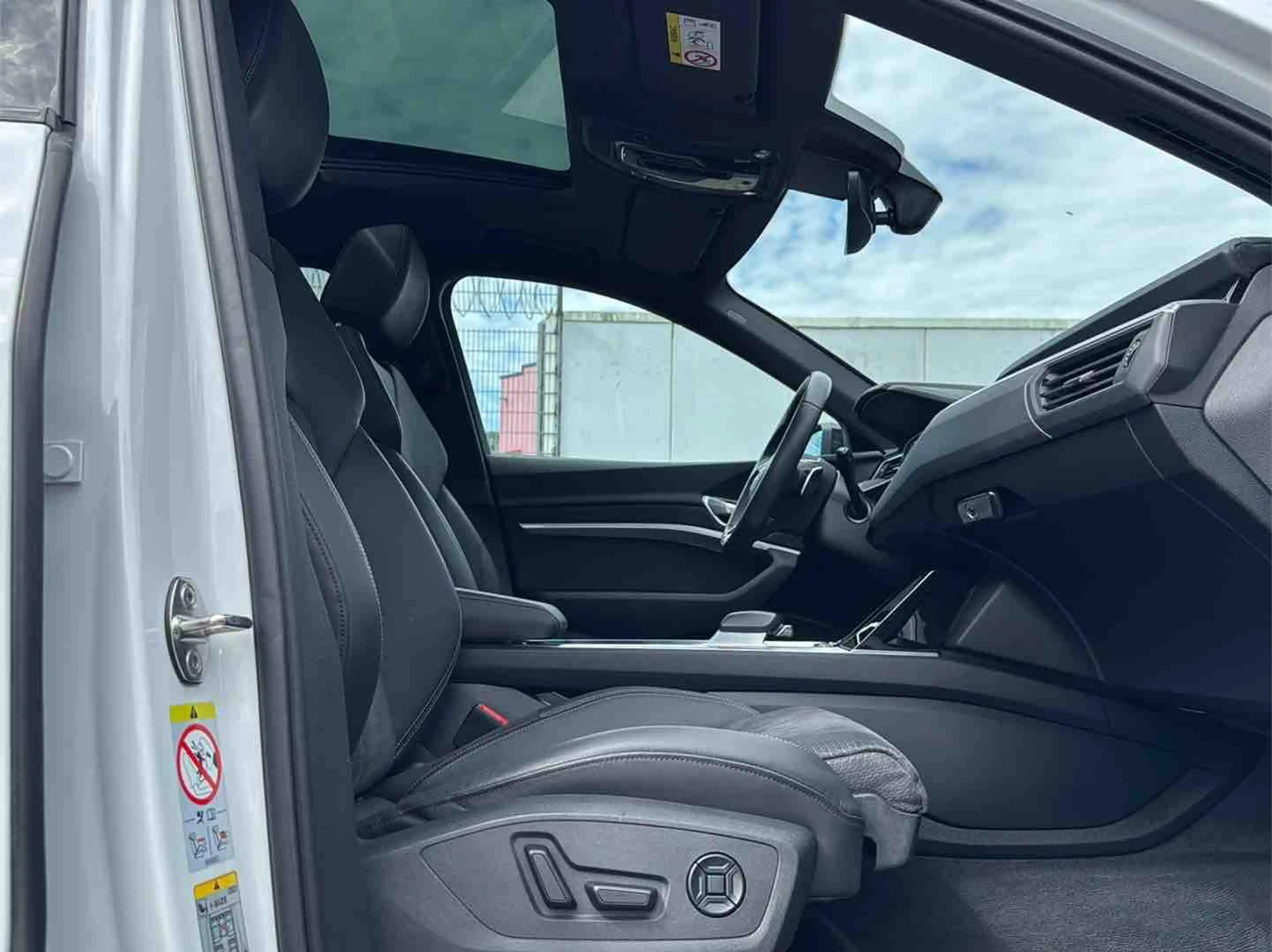Audi e-tron 55 2x S line AHK BLACK HuD PANO 360° 21Z — photo 15