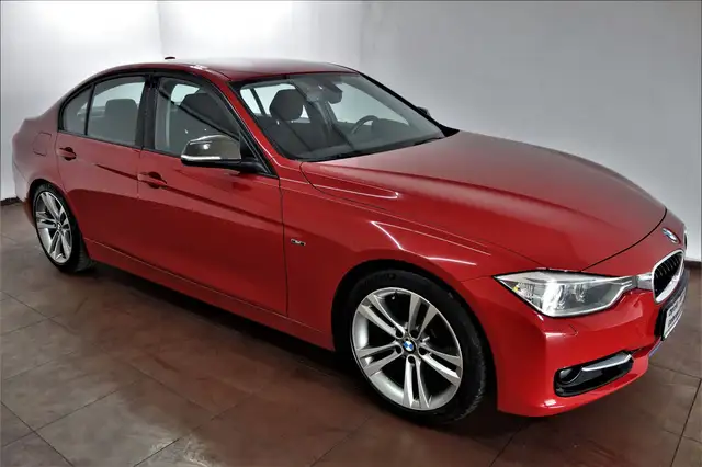 BMW 328 iA Lim. SportLine Navi/Xenon/M-Sport 18-Zoll