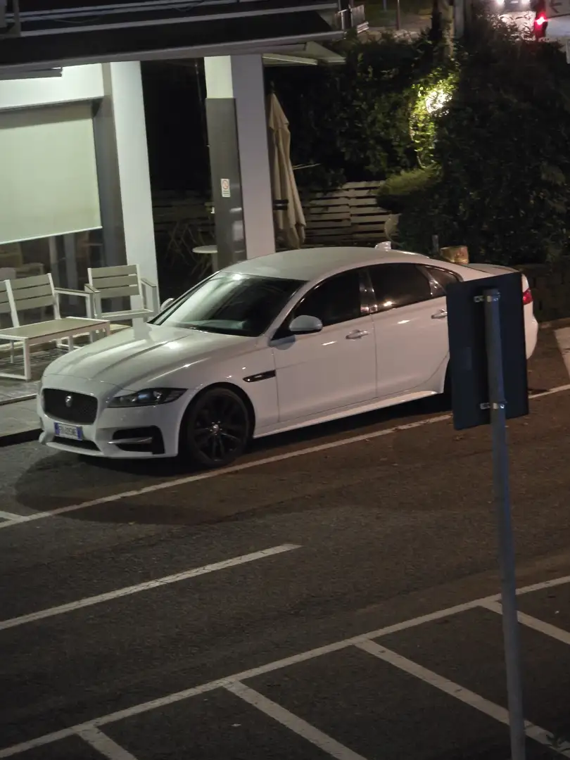 Jaguar XF 2.0d R-Sport 180cv auto - 2
