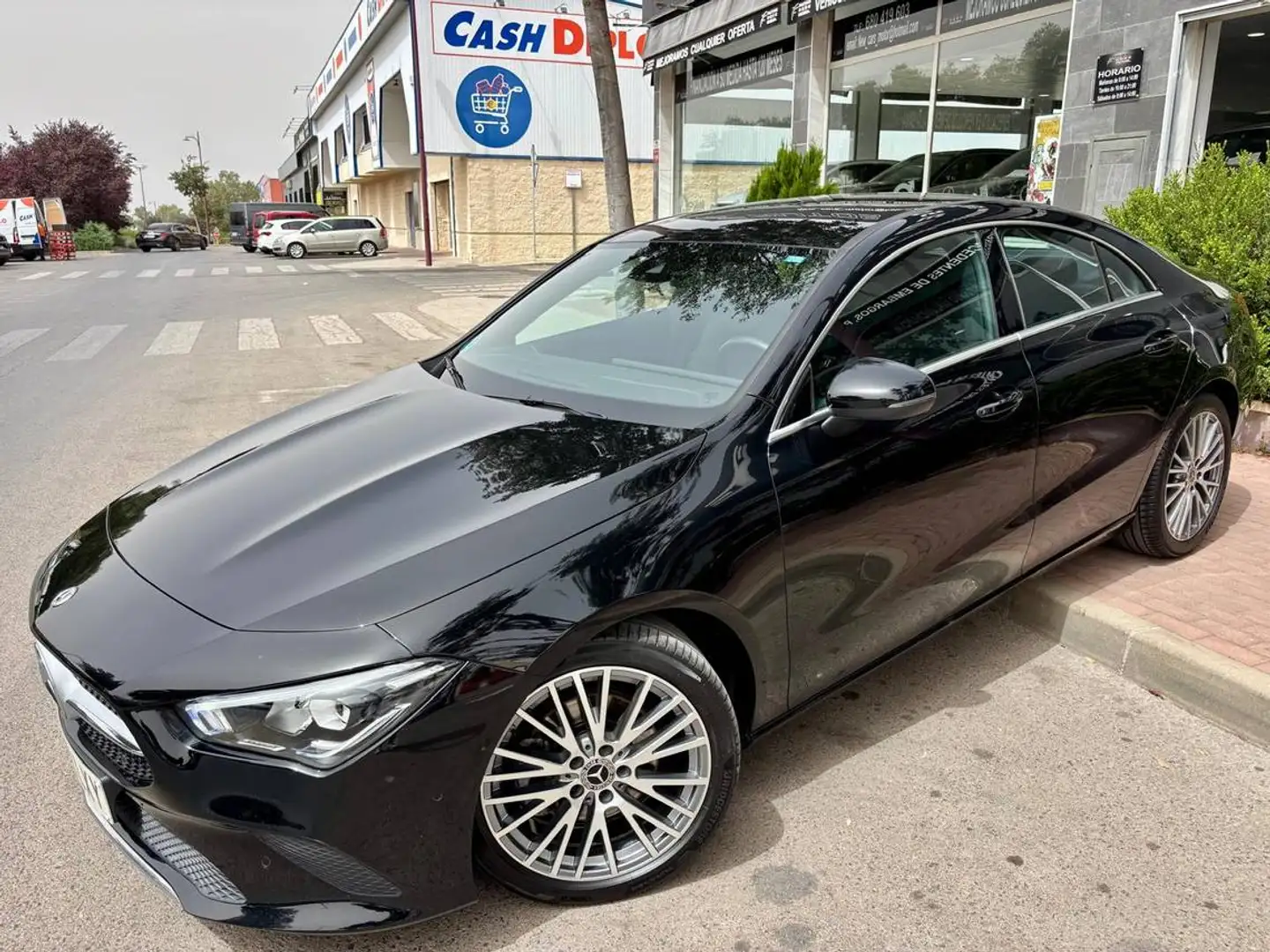 Mercedes-Benz CLA 200 200d Noir - 1