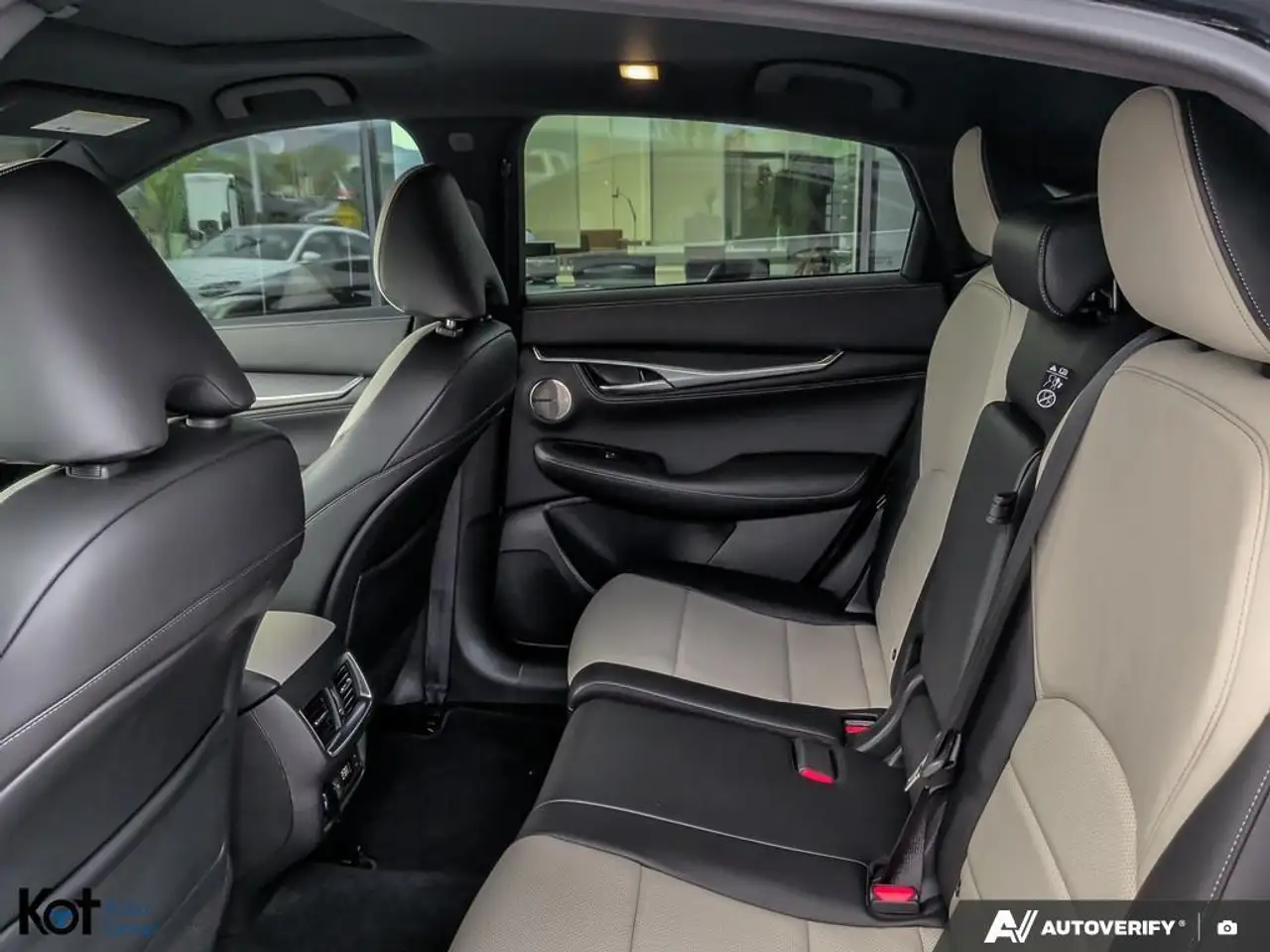 Infiniti QX55 fotografie Infiniti QX55