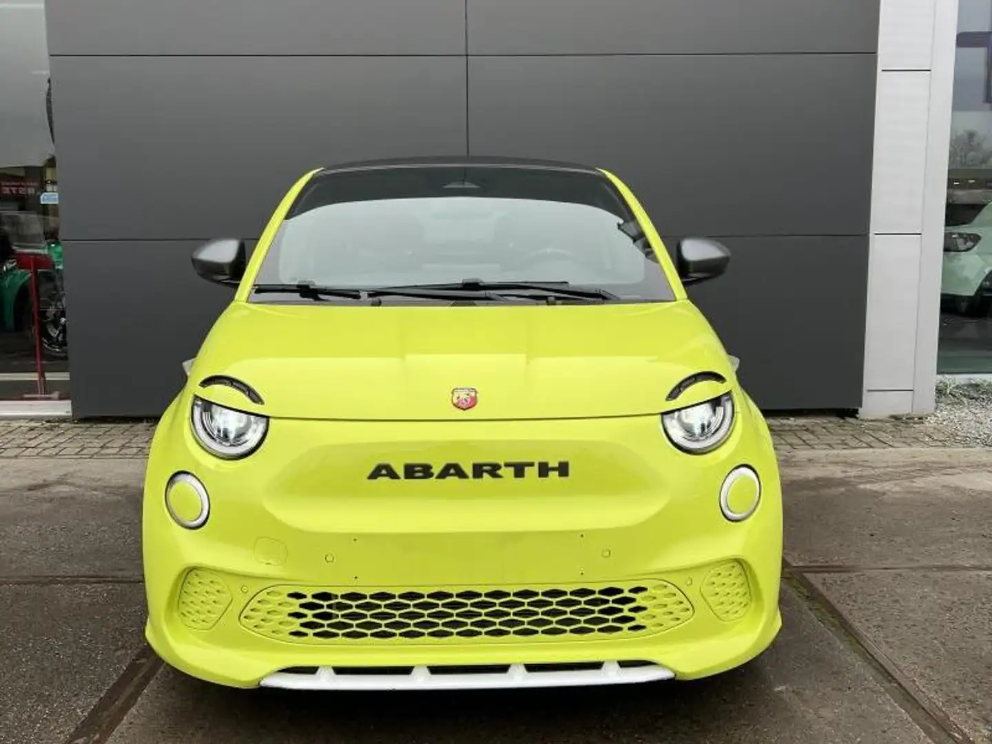 Abarth 500e Cabrio BEV Green - 2