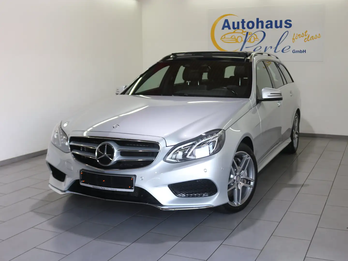 Mercedes-Benz E 500 T 7G 4M AMG-LINE"PANO"DTR+"MMY"SITZKLM"AHK"SOUND" Argent - 2