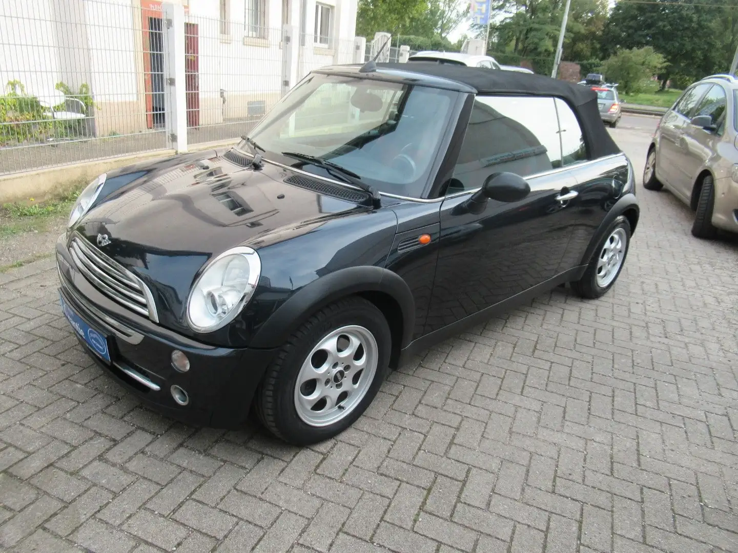 MINI One Cabrio One 2 Hand Schwarz - 1