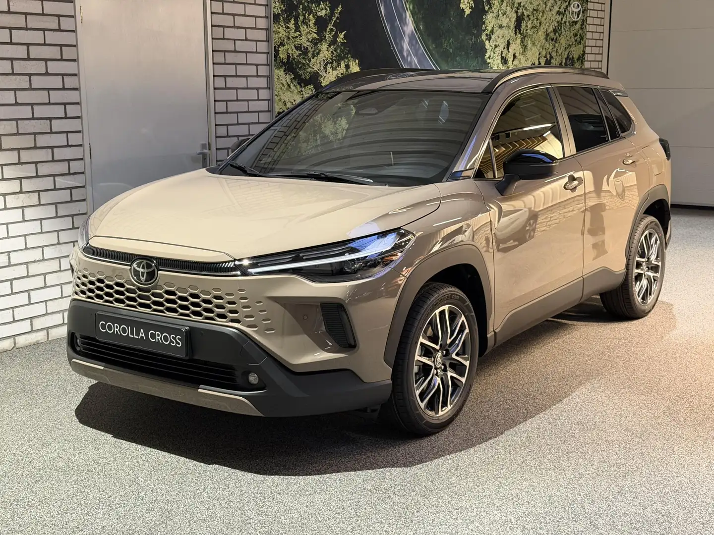 Toyota Corolla Cross Hybrid 140 Dynamic automaat Braun - 2