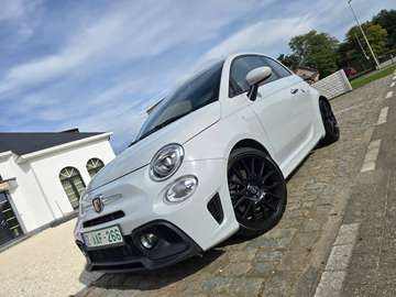 - F595 Edition - Alcantara seats