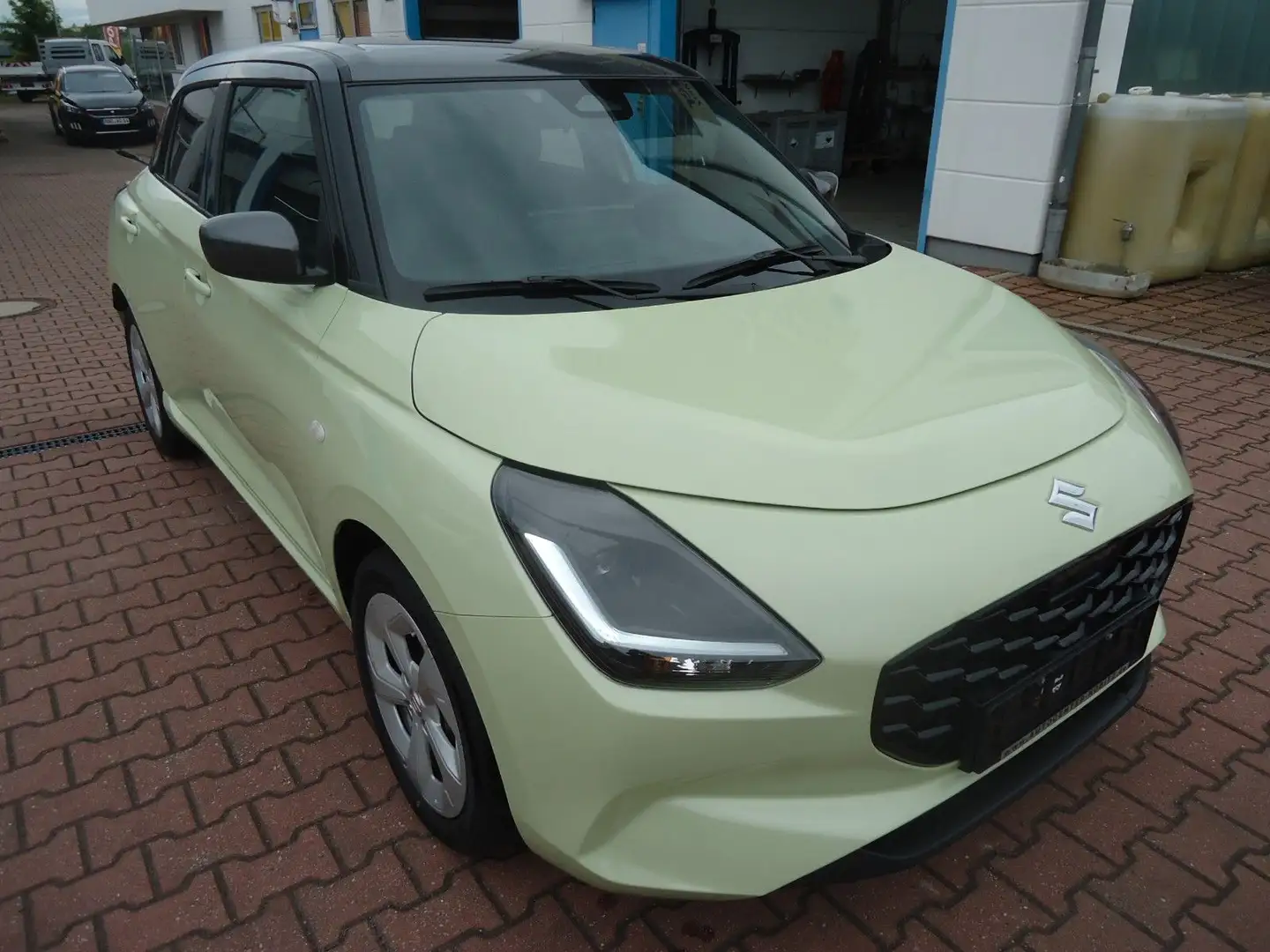Suzuki Swift 1.2 Dualjet Hybrid 61 kW Comfort *Navi-LED Gelb - 2