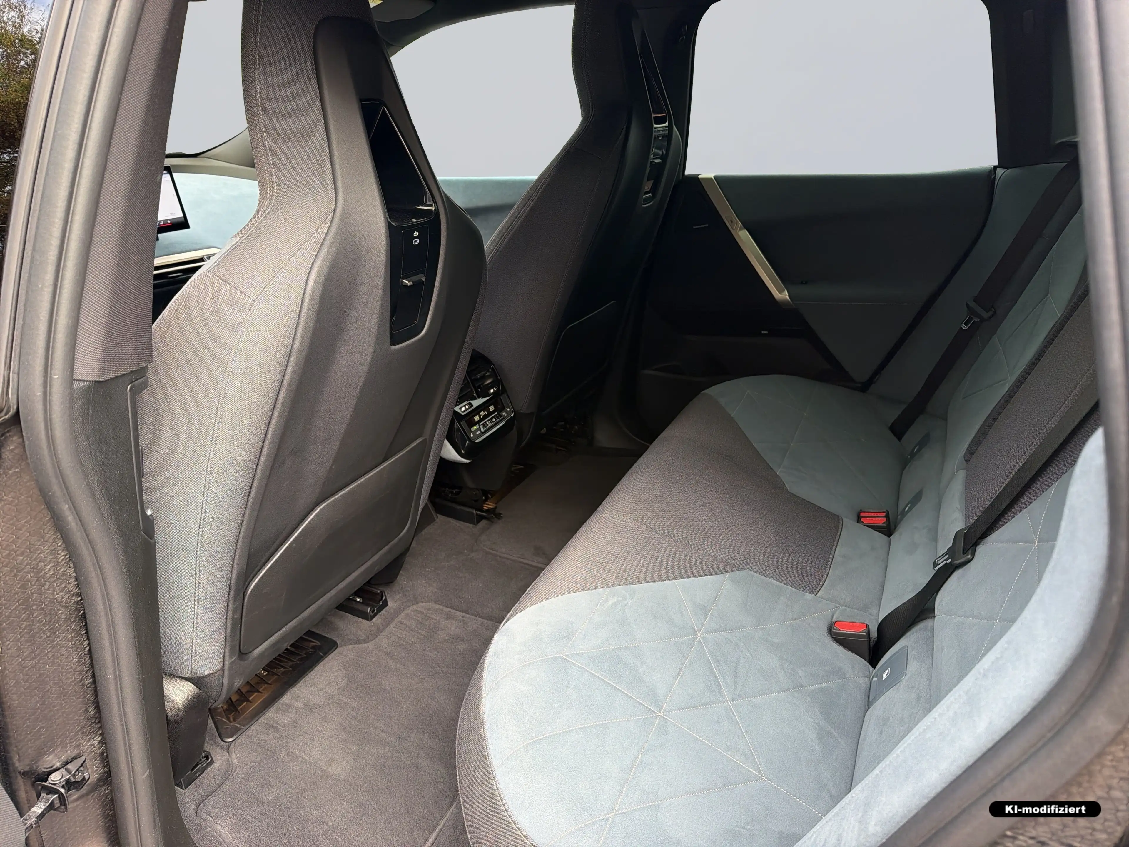 BMW iX xDrive40 *Sportpaket*H&K Surround*AHK*Soft-Close*L — photo 9