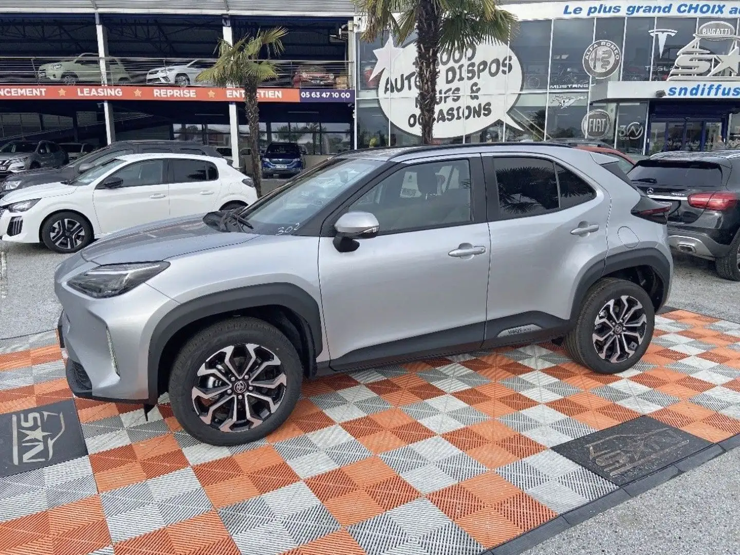 Toyota Yaris Cross 1.5 HYBRIDE 130 2WD DESIGN PACK HIVER ET SECURITE Gris - 1