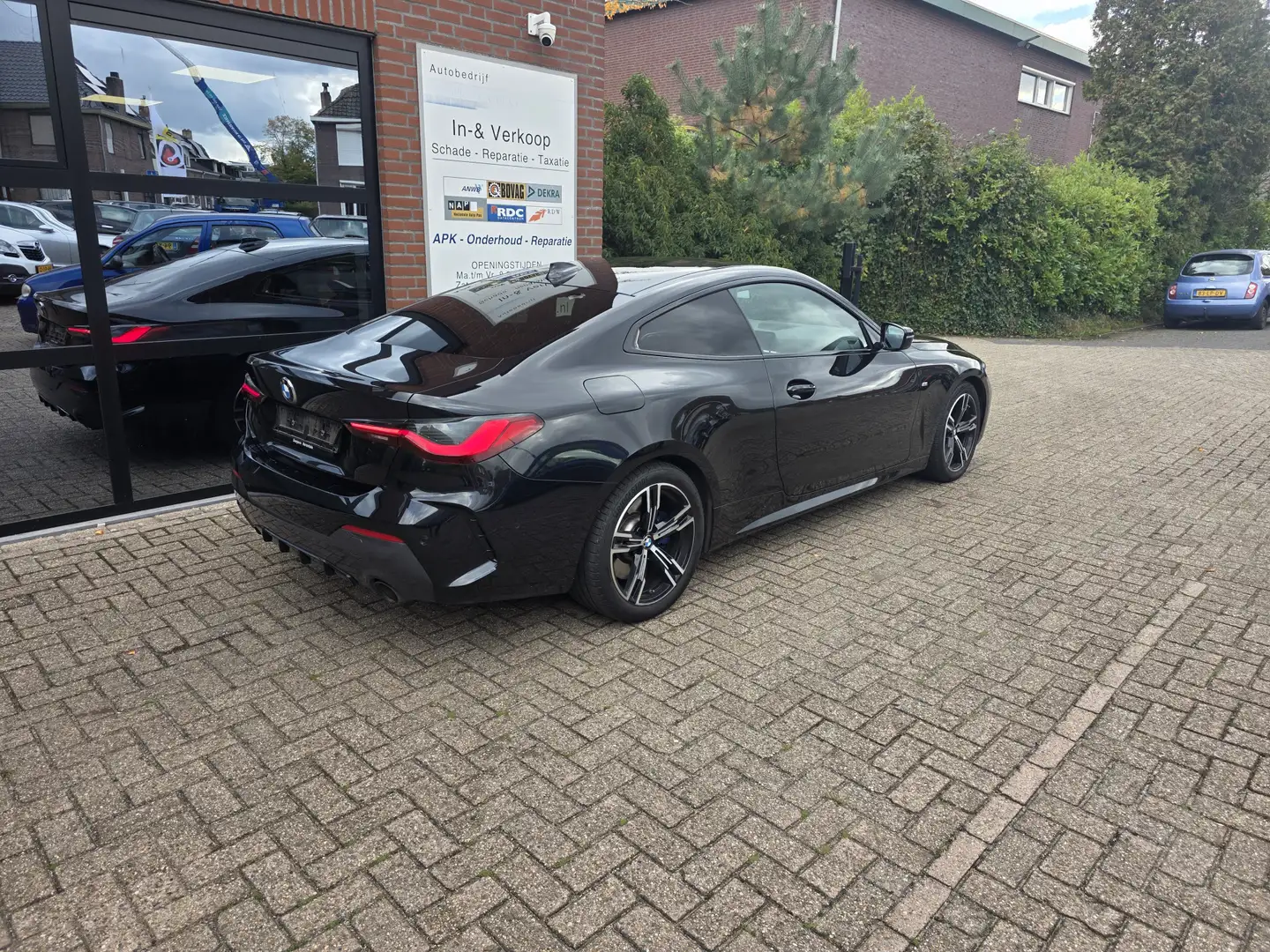 BMW 420 4-serie Coupé 420i M-sportpakket | Leder/alcantara Zwart - 2