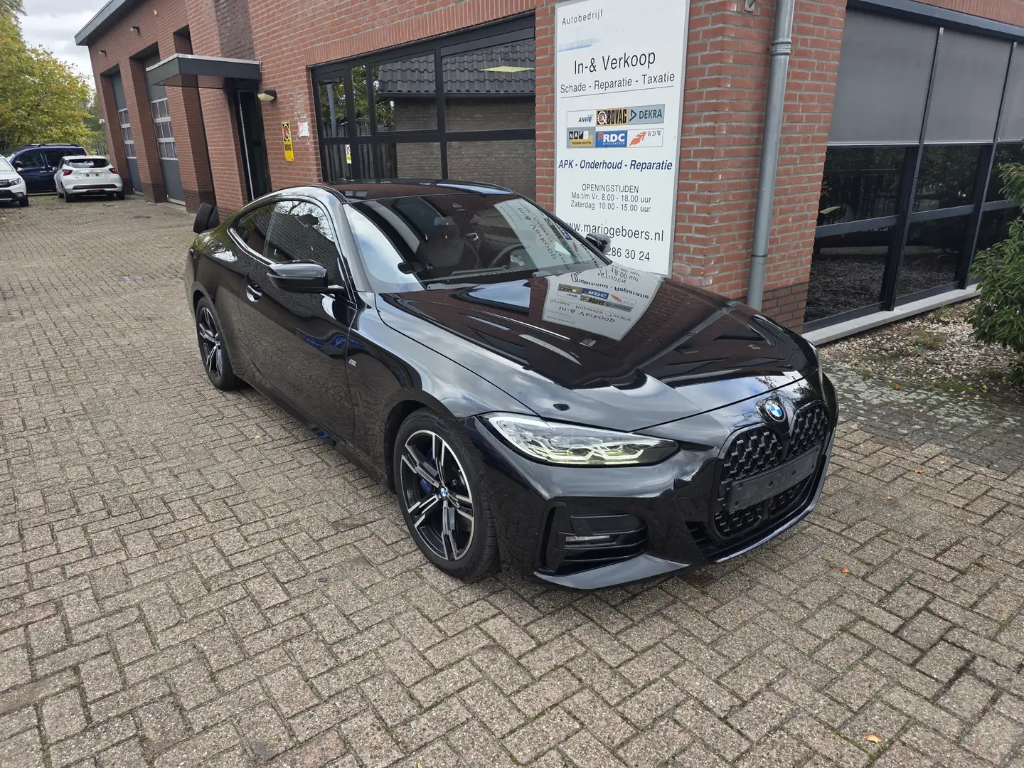 BMW 420 4-serie Coupé 420i M-sportpakket | Leder/alcantara Zwart - 1