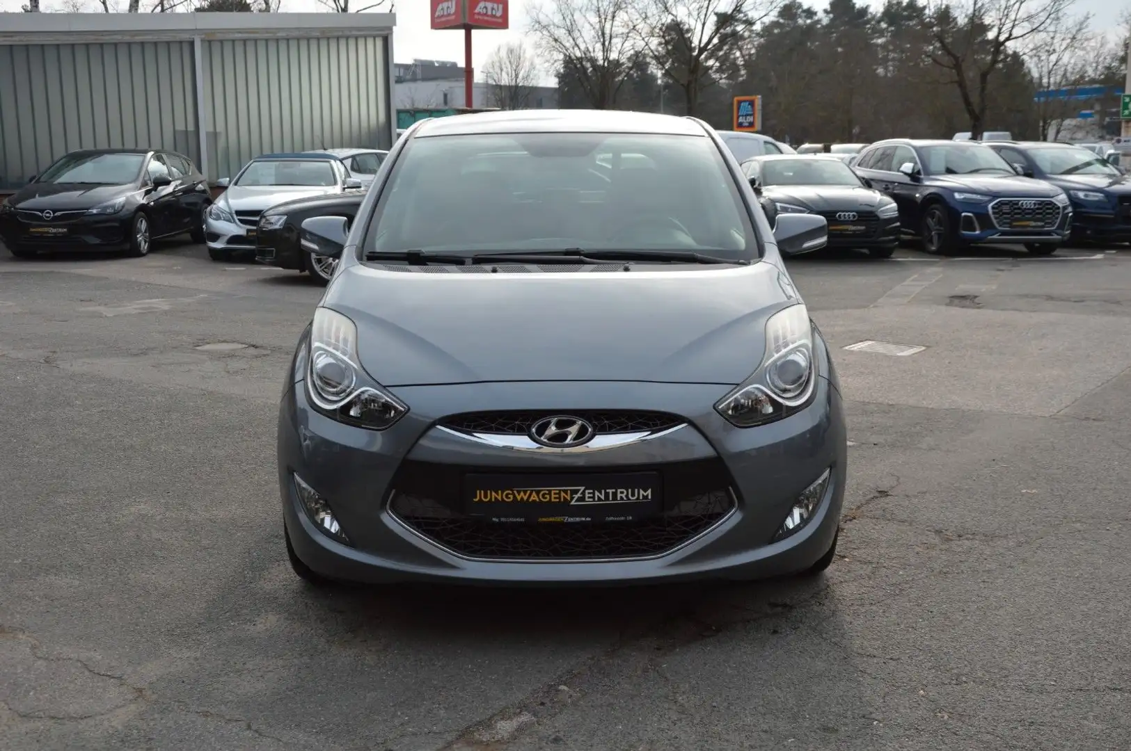 Hyundai iX20 1.6 blue Style"LEDER"KAMERA"TEMPOMAT"NAVI" Grau - 2
