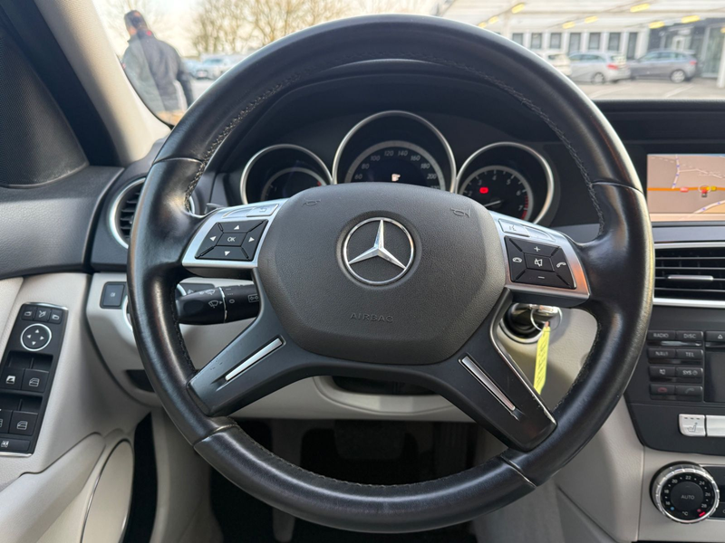 Mercedes-Benz C 180 CGI FaceLift*Automatik*Tempo*PDC — photo 17