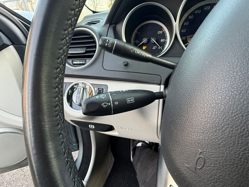 Mercedes-Benz C 180 CGI FaceLift*Automatik*Tempo*PDC — photo 19