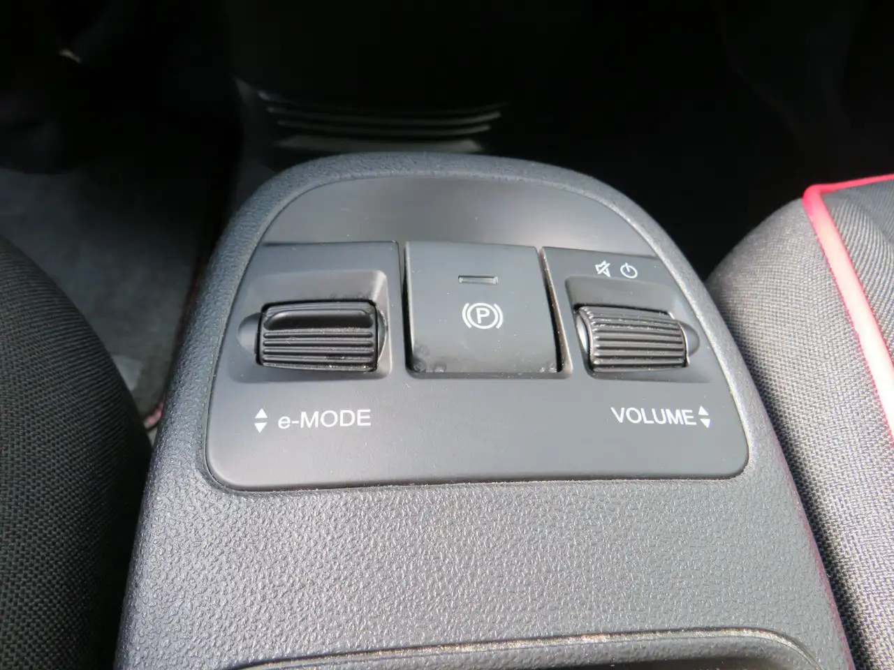 Fiat 500 E Red 42kWh Navi DAB Fahrer-Assistenzsysteme, миниатюра 17