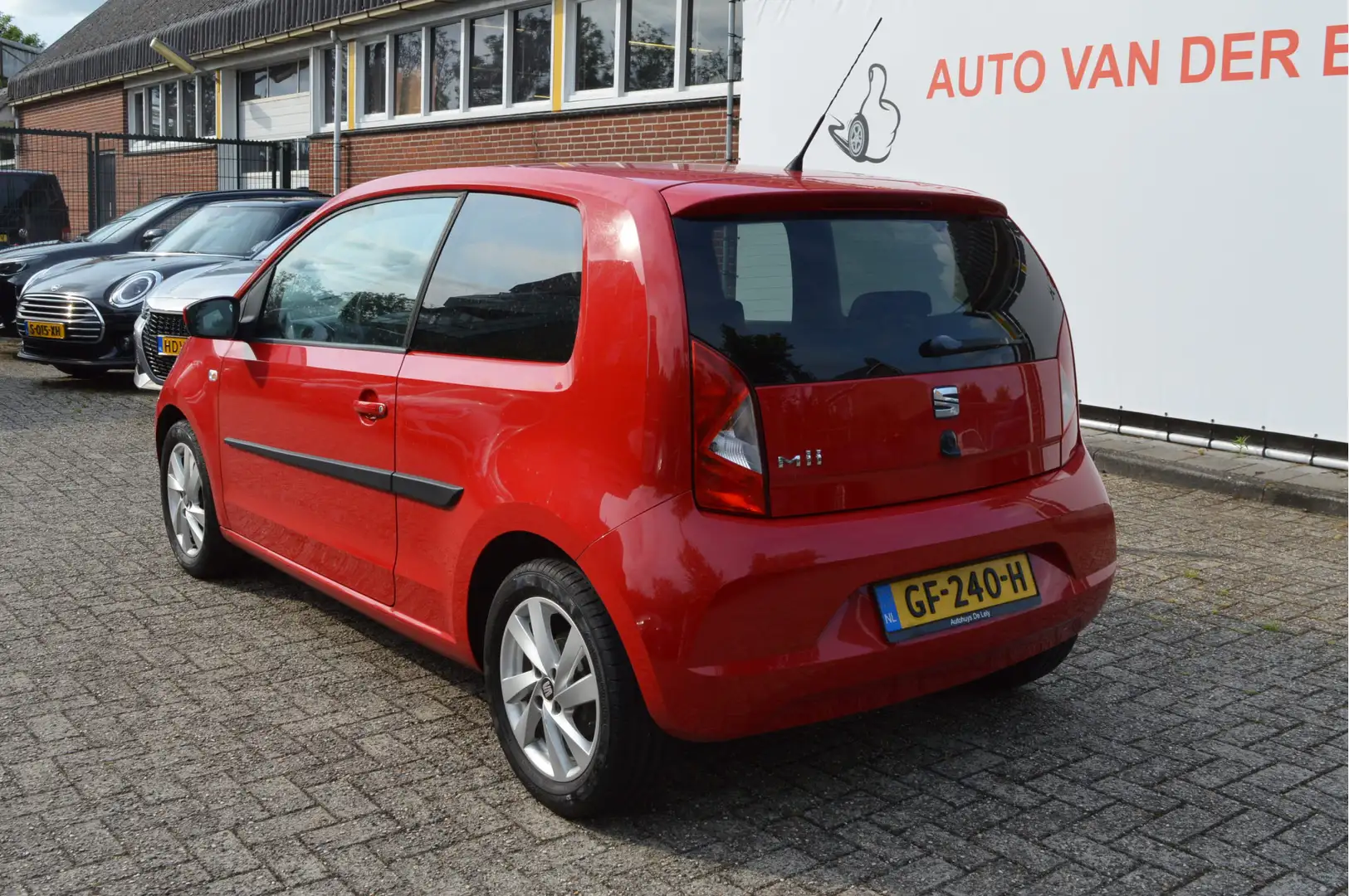 SEAT Mii 1.0 Style 75PK Automaat Nap / 25000KM!! / Airco / Rojo - 2