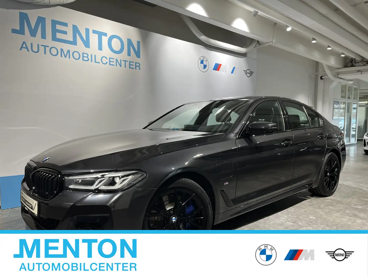BMW 545 e xDrive M Sportpaket/ad.LED/RFK/HuD/AHK Grau - 1