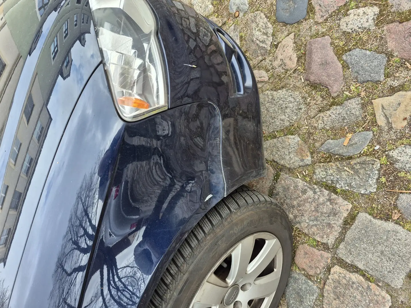 Audi A4 2.0 Blau - 1
