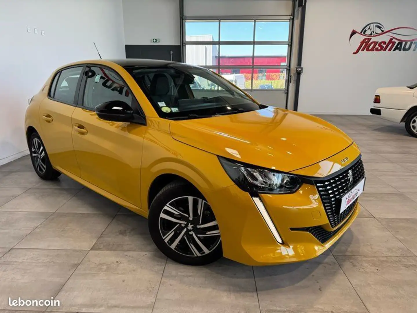Peugeot 208 1.5 Blue HDi 100cv ALLURE-GPS-2021 Jaune - 2