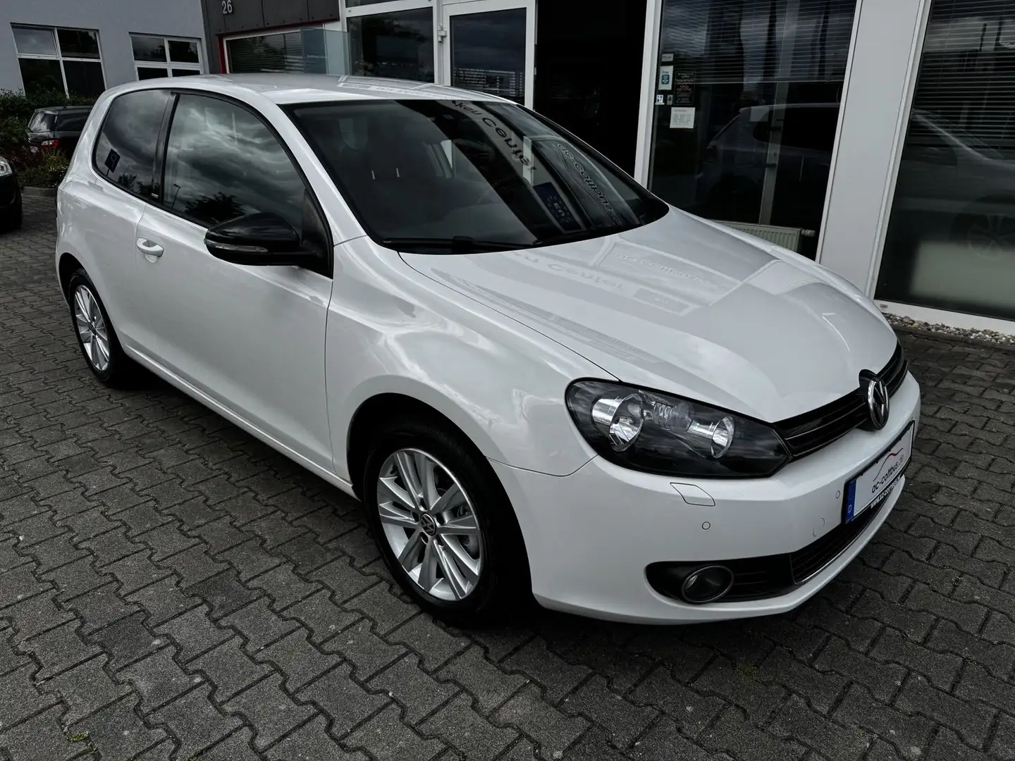 Volkswagen Golf VI 1.4 TSI Style Klimaaut Shzg Temp. AHK White - 1