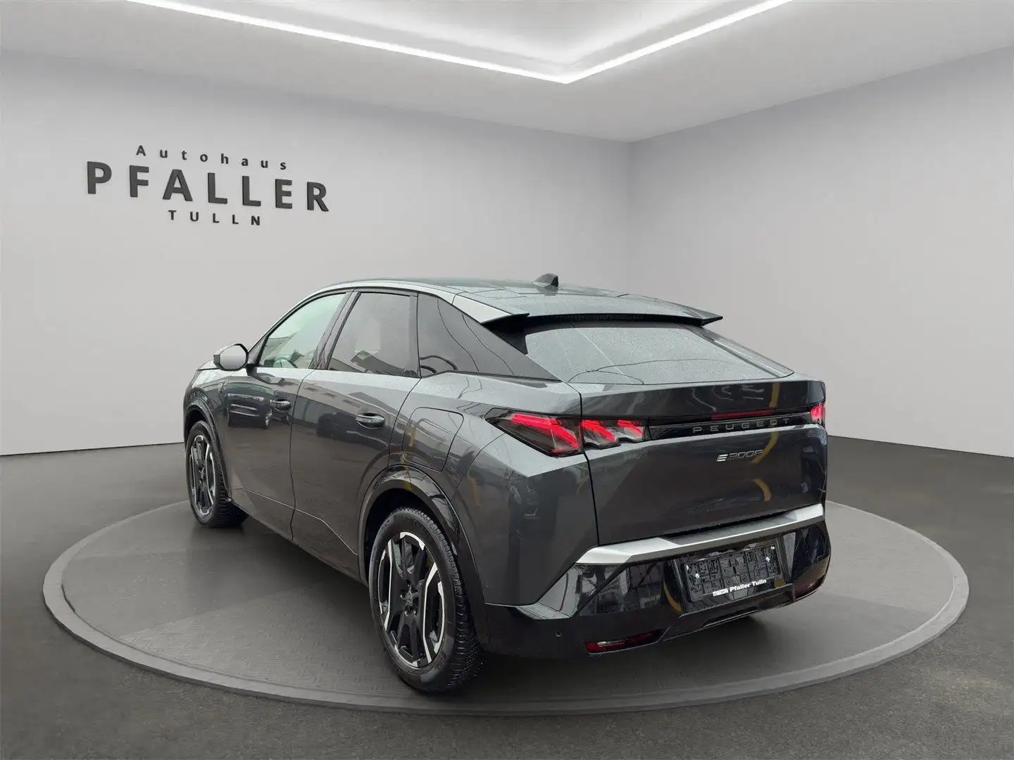 Peugeot 3008 Elektro 210 73kWh GT Schiebedach Grün - 2