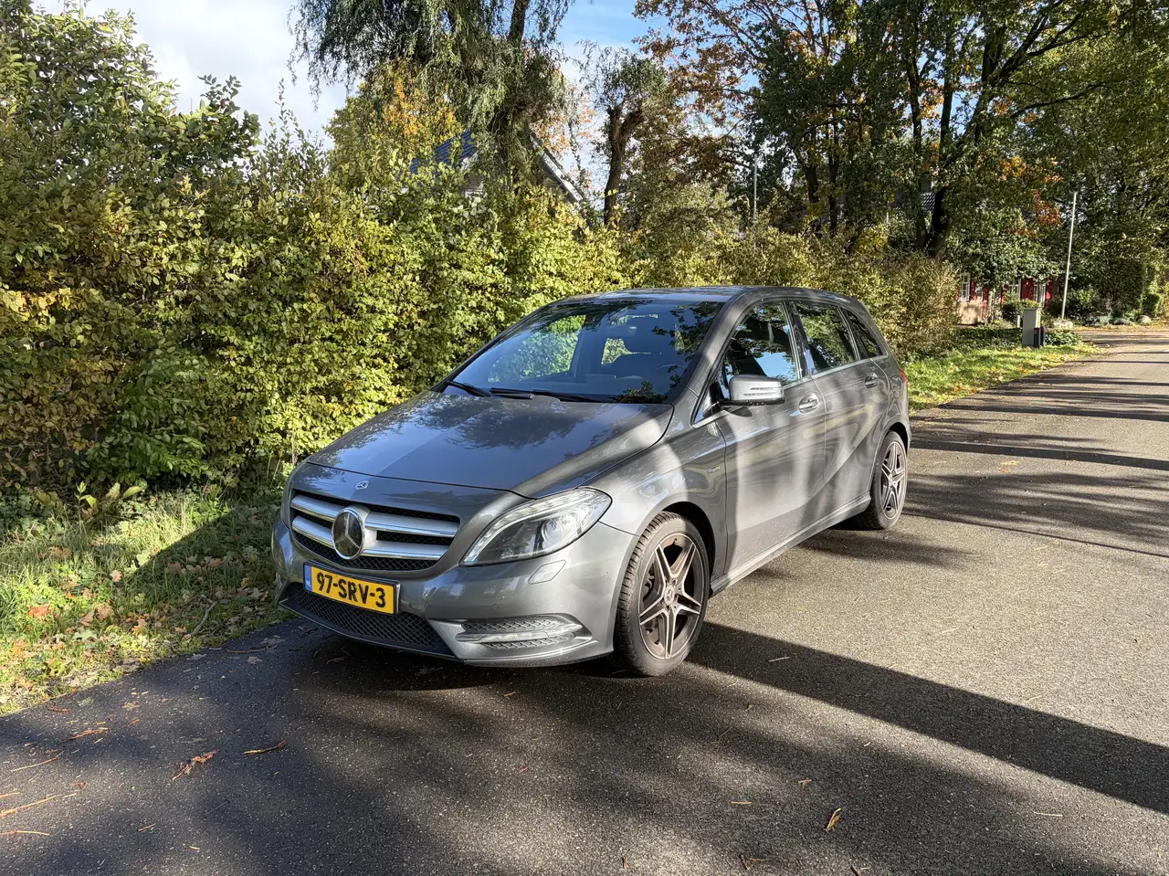 Mercedes-Benz B 180