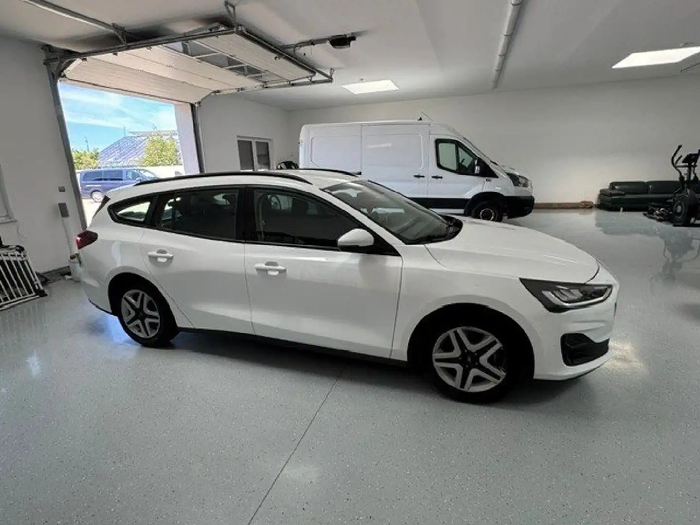 Ford Focus Turnier Cool & Connect Weiß - 2