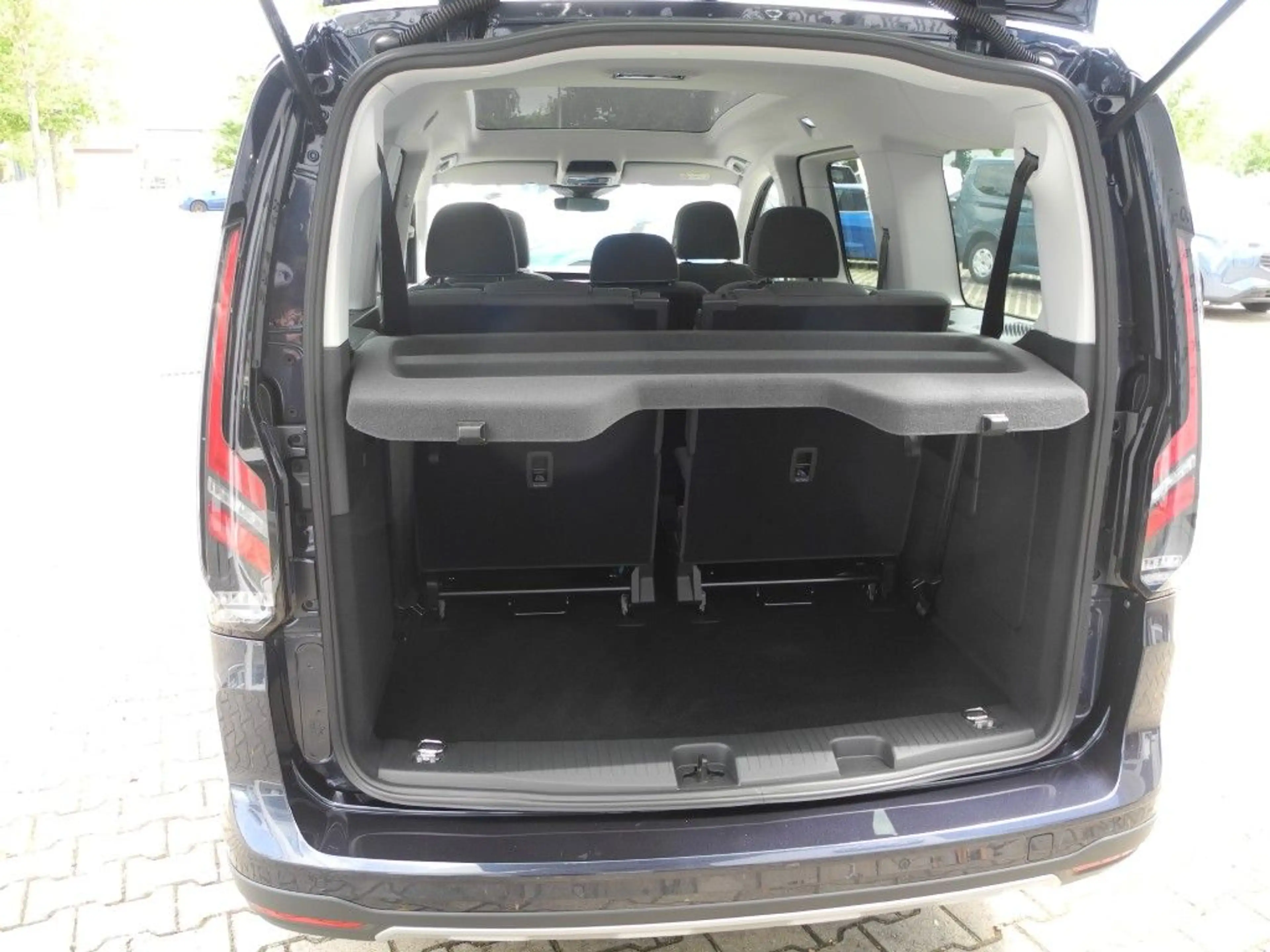 Ford Tourneo Connect 4x4 ACTIVE - Standh., AHK, Allw., Panor., Sitzh. — photo 13
