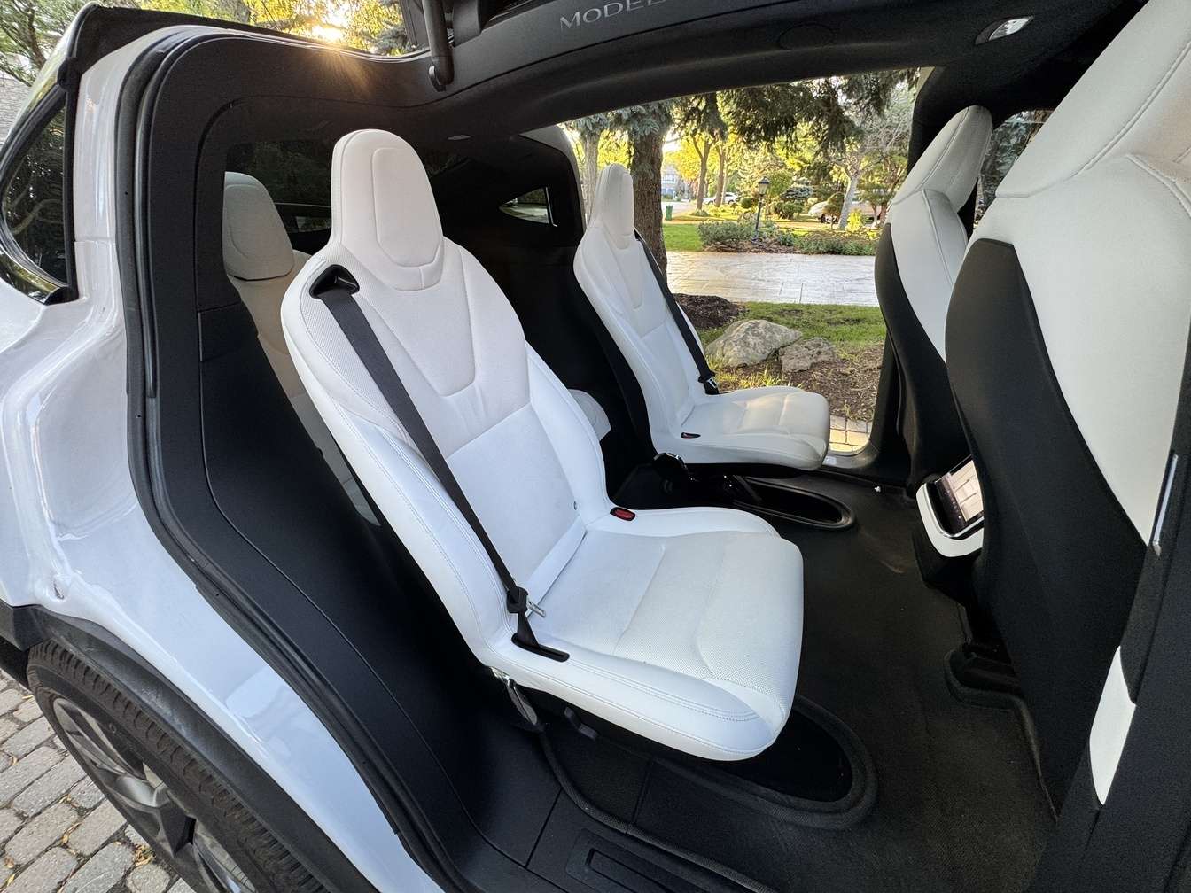 2022 Tesla Model X AWD alt 4