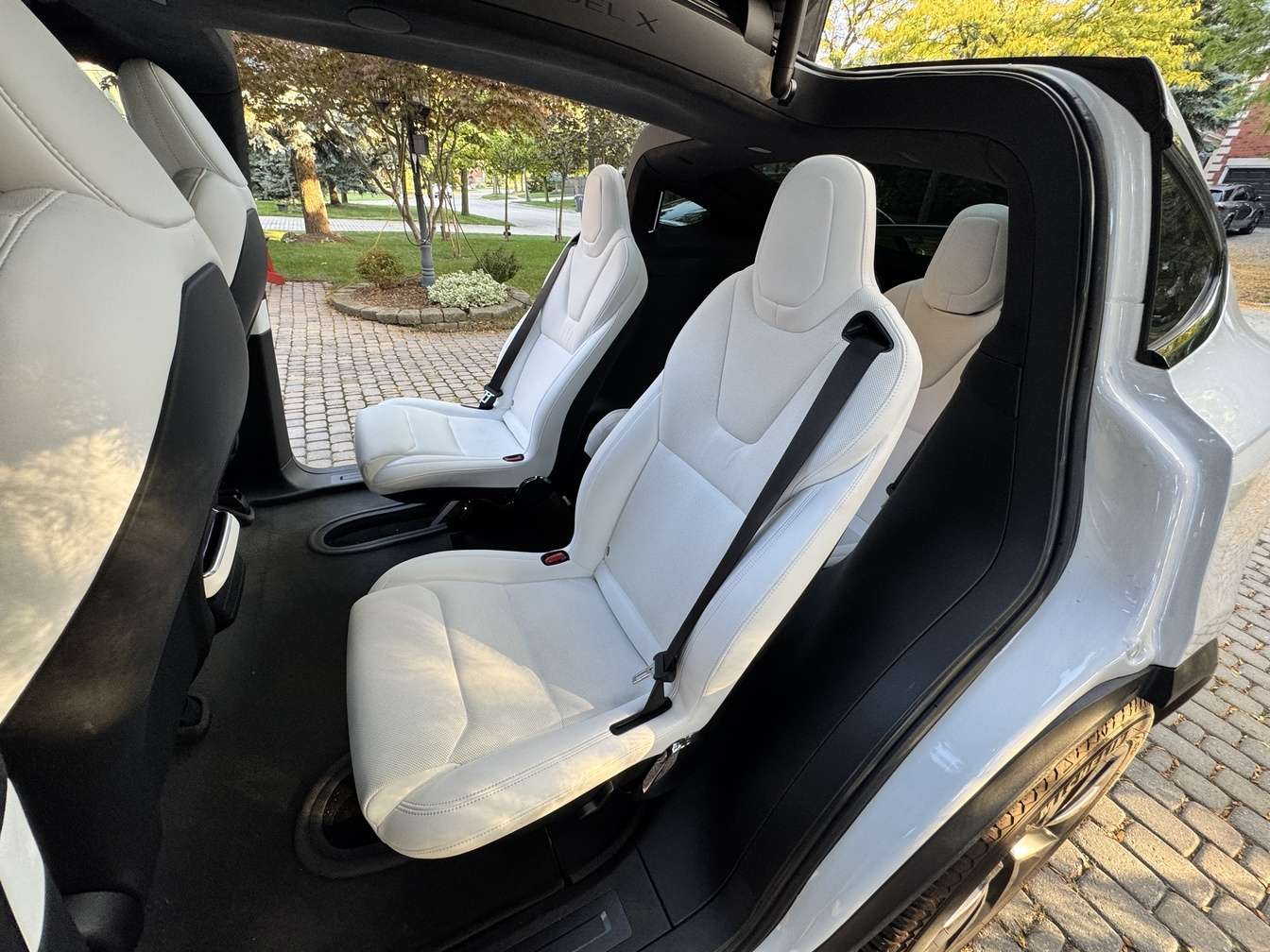 2022 Tesla Model X AWD thumb 7