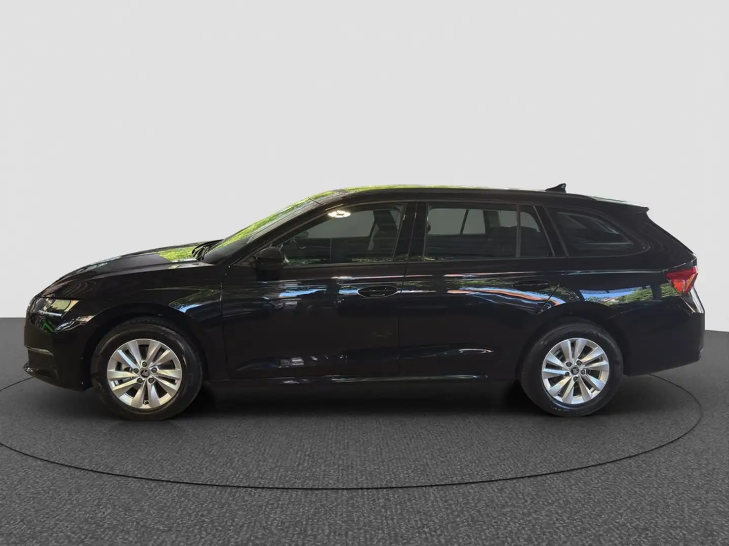 Skoda Octavia Combi 1.5 TSI mHEV DSG Selection Schwarz - 2