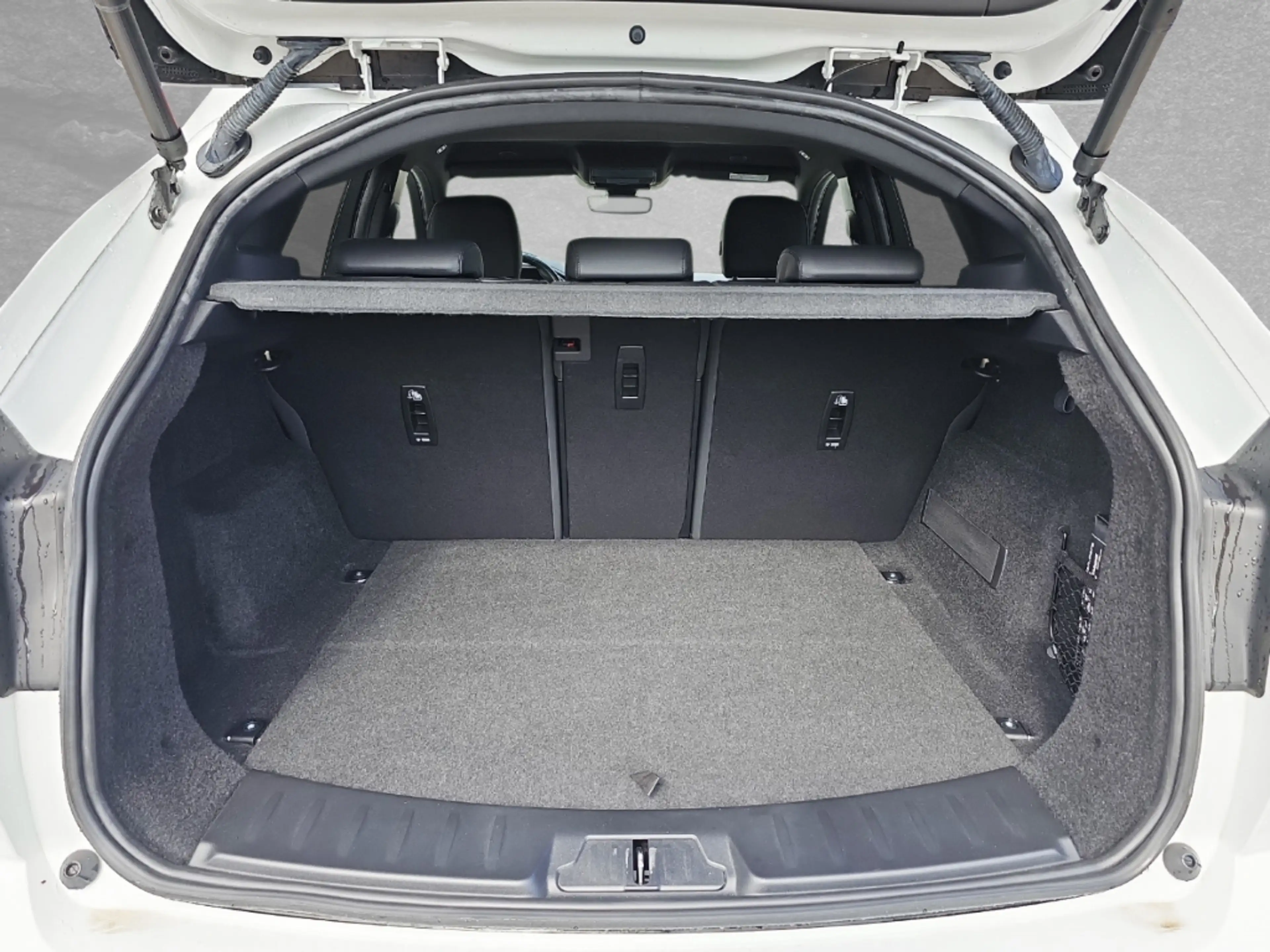 Jaguar E-Pace D165 AWD SE — photo 12