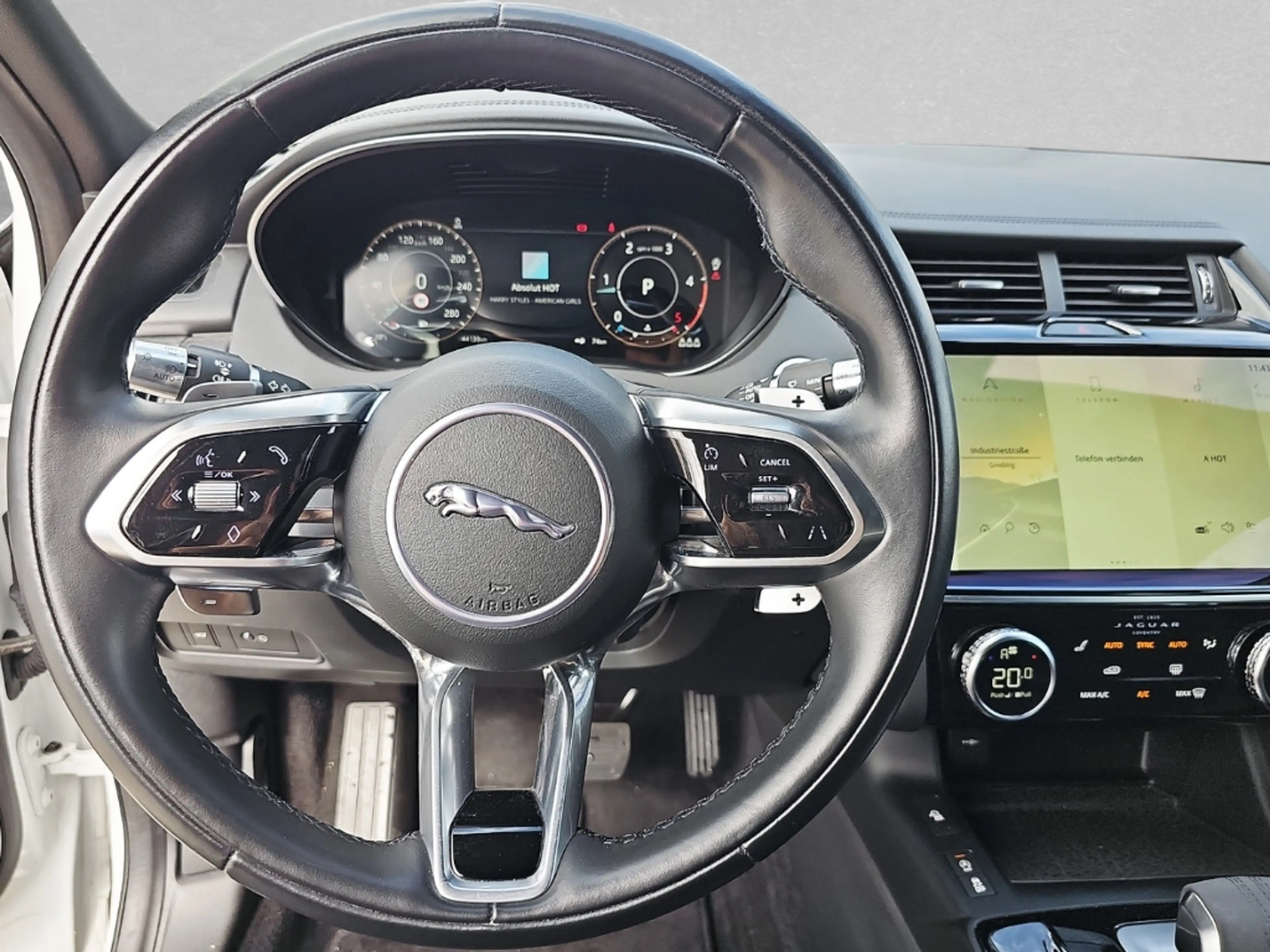 Jaguar E-Pace D165 AWD SE — photo 13