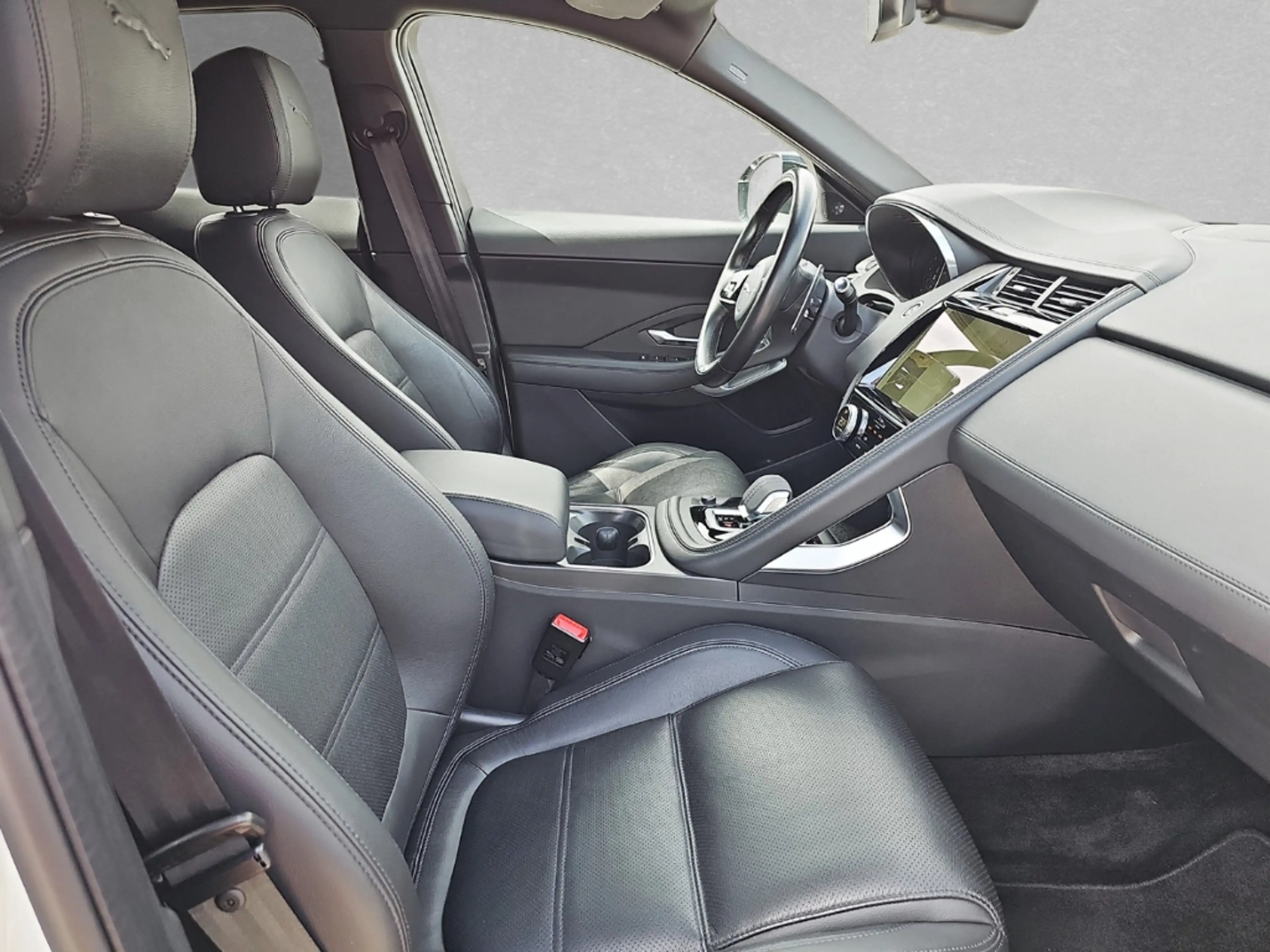Jaguar E-Pace D165 AWD SE — photo 4