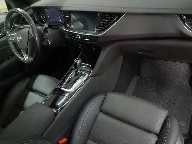 Opel Insignia view 9