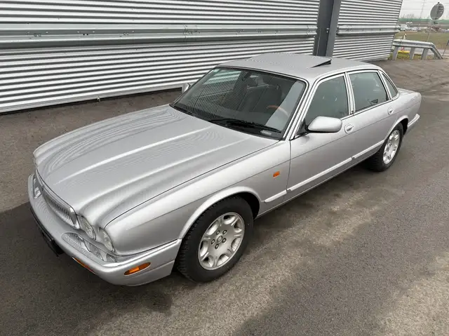 Jaguar XJ8 4,0 Executive ID:73