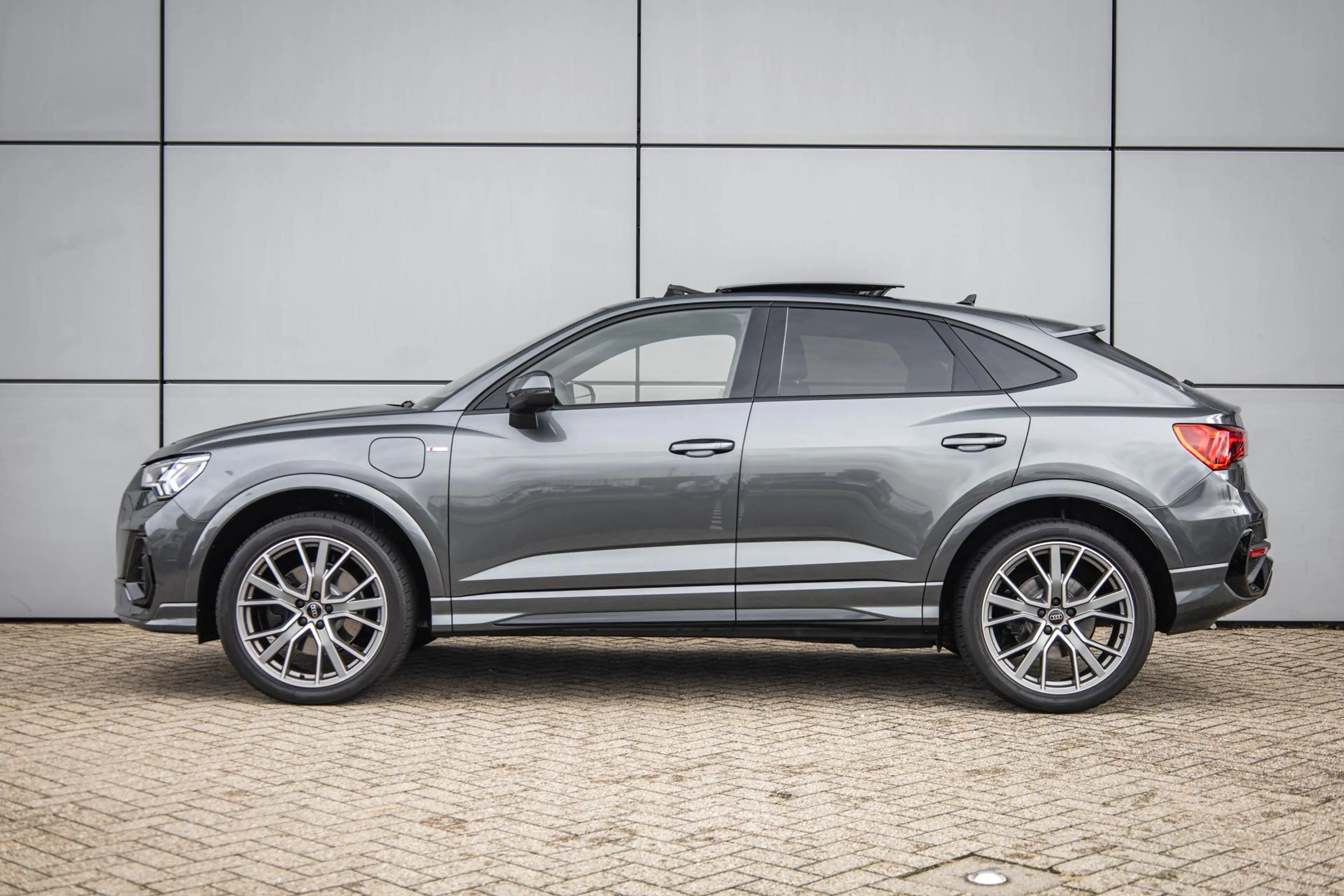 Audi Q3 Sportback 45 TFSIe 245pk PHEV S Edition | 20" LMV — photo 12