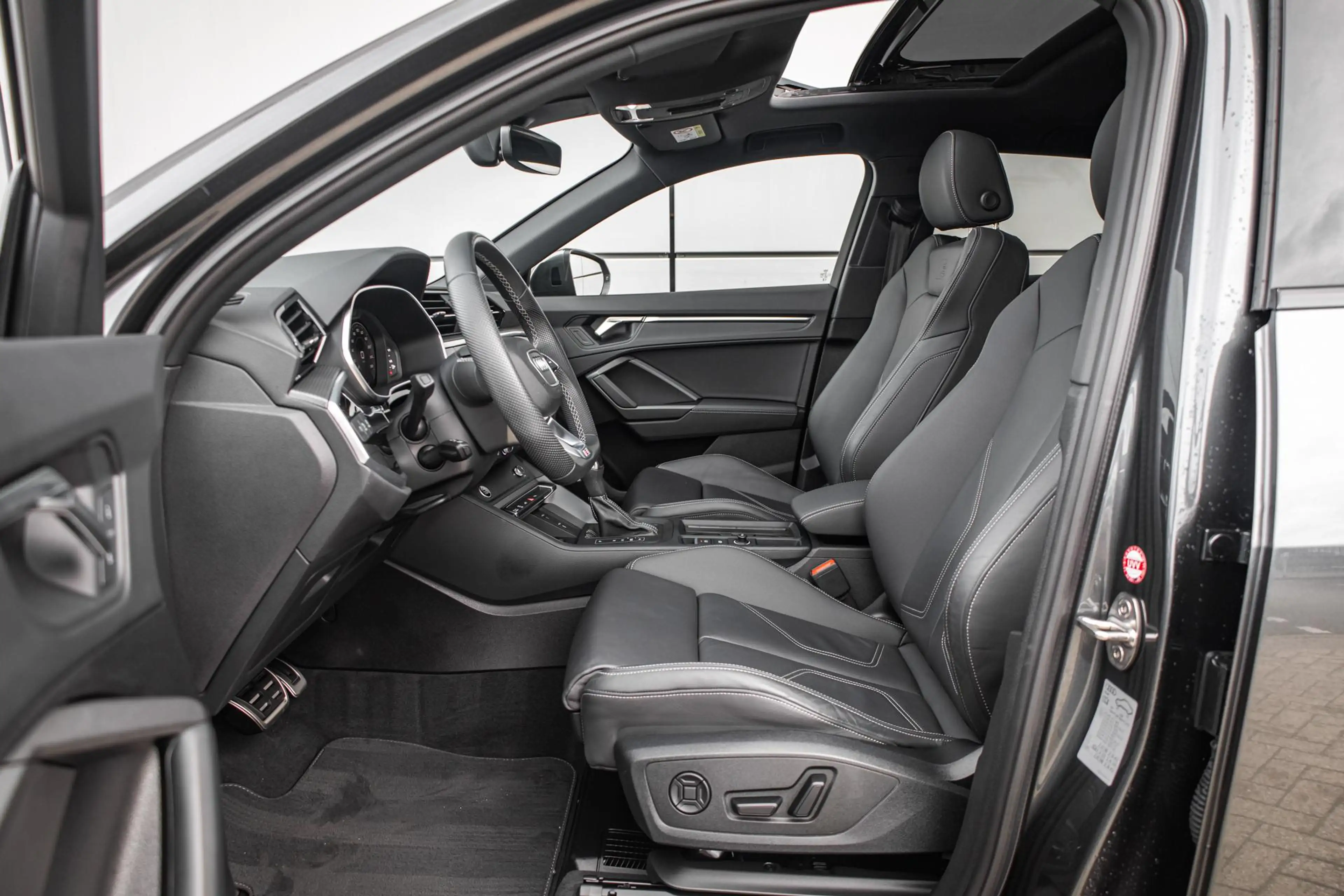 Audi Q3 Sportback 45 TFSIe 245pk PHEV S Edition | 20" LMV — photo 4