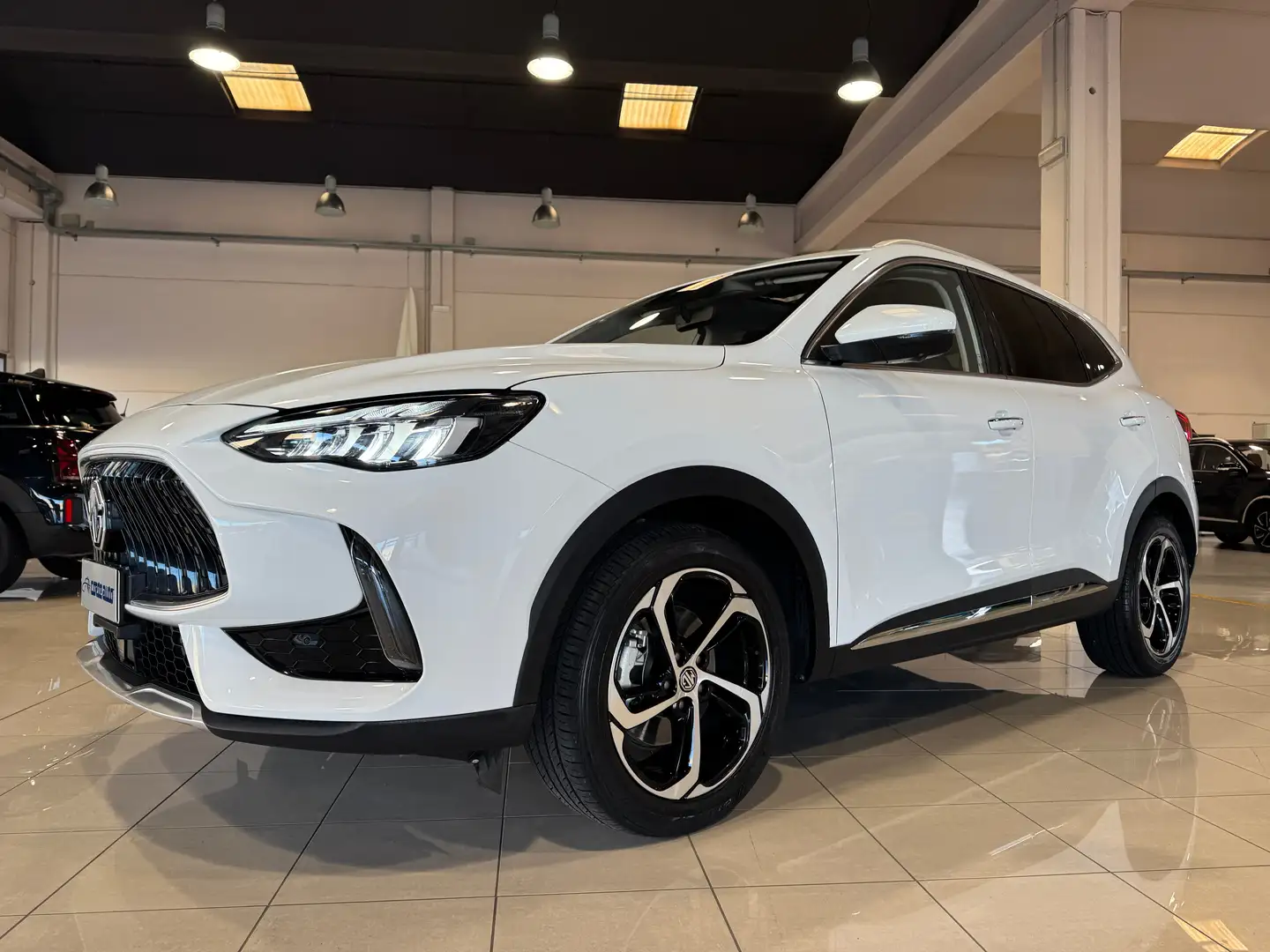 MG HS 1.5T-GDI AUTOMATICA Luxury TETTO PELLE 18'' PRONTA Bianco - 1