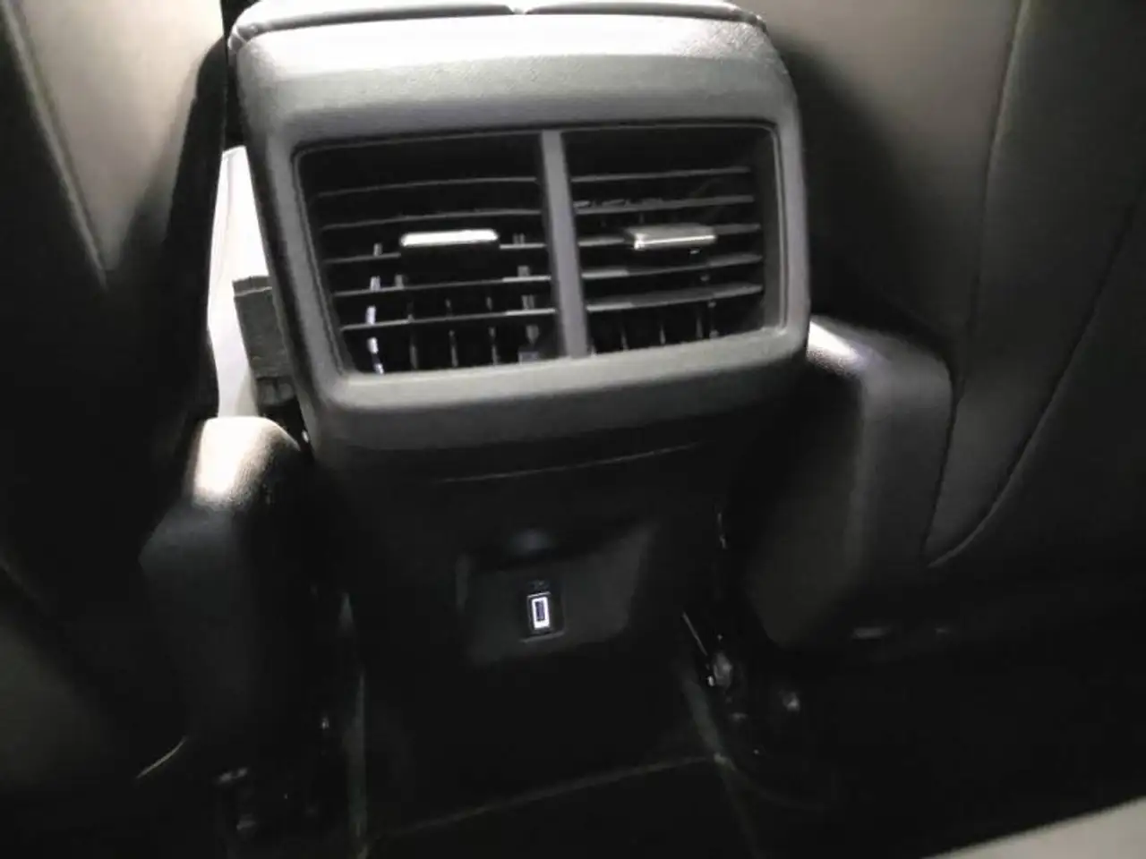 Citroen C5 Aircross 1 1.6 Plug-in Hybrid 225 e-EAT8 Shine 14