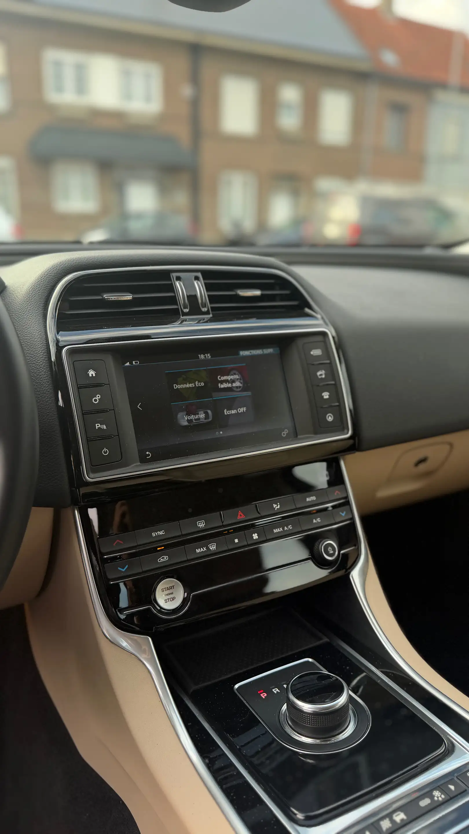 Jaguar XE XE 2.0 T Business Edition Prestige — photo 11