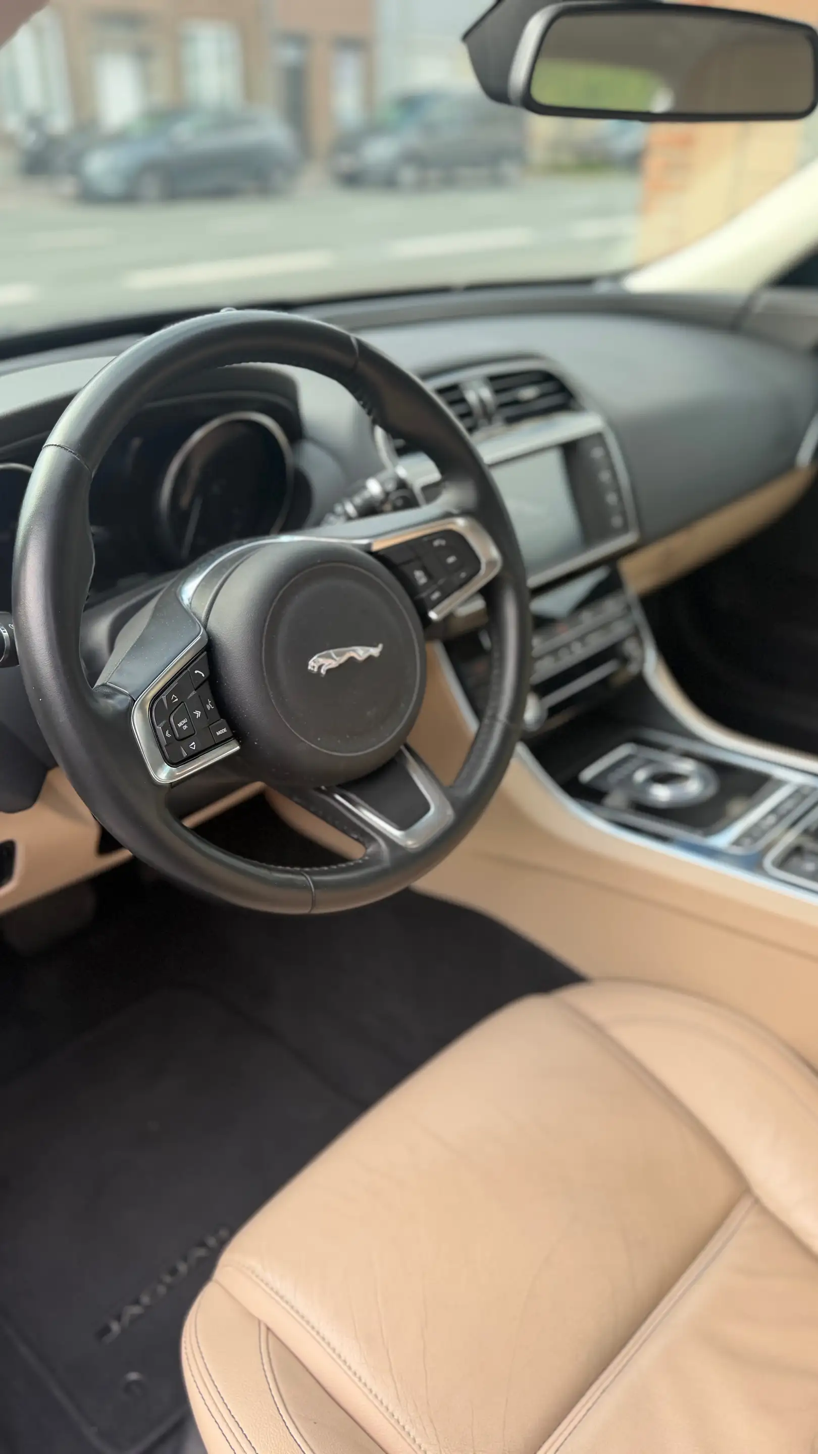 Jaguar XE XE 2.0 T Business Edition Prestige — photo 10